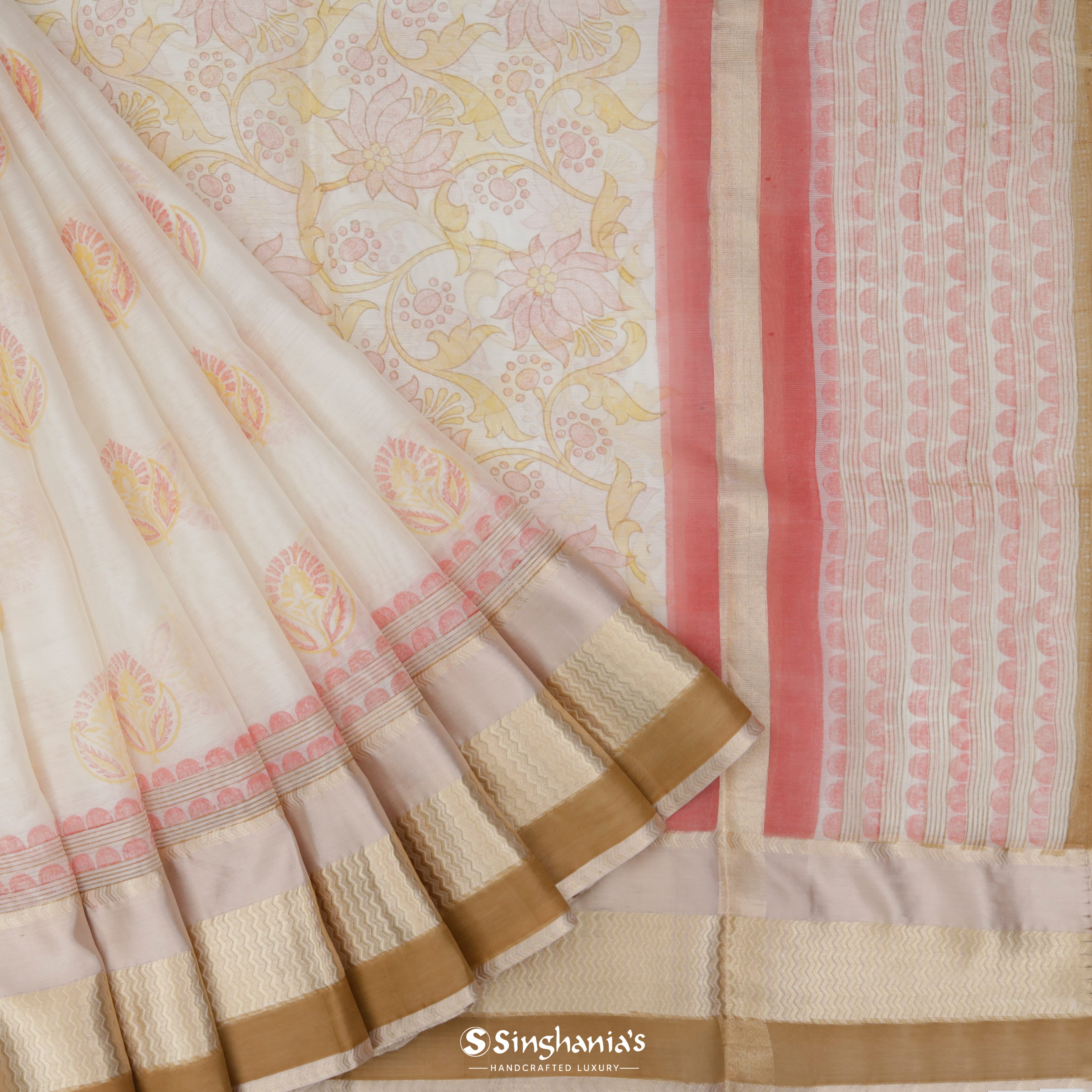 Ivory White Maheshwari Printed Silk Saree With Floral Buttas