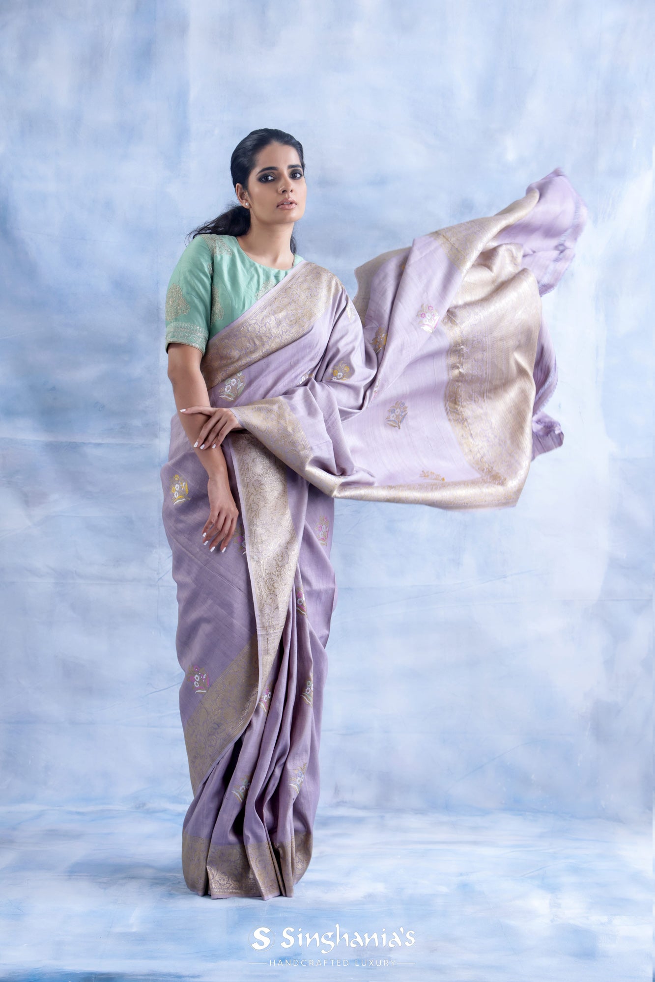 Blue Lilac Tussar Jamdhani Saree With Floral Buttas Weaving
