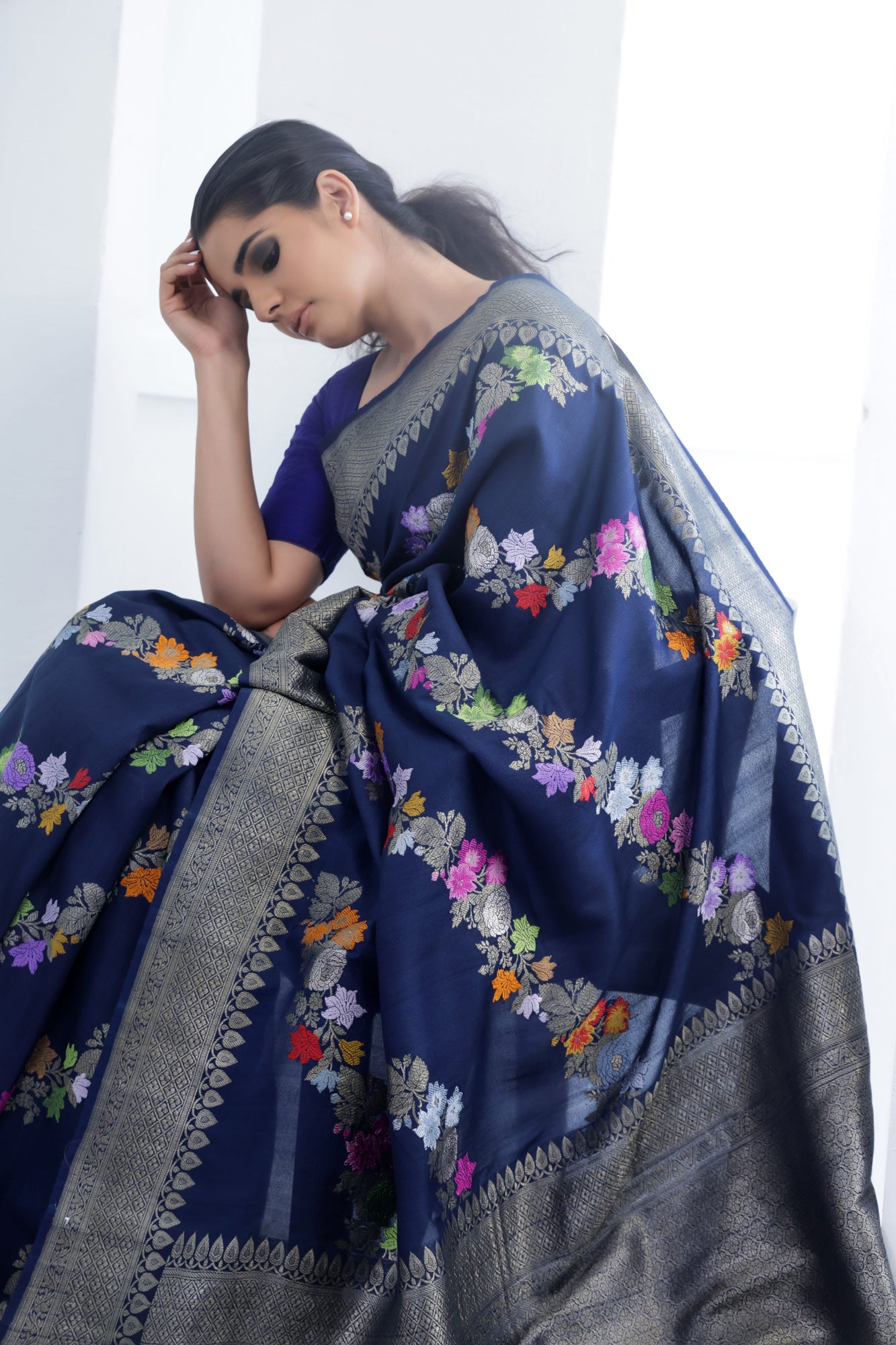 Navy Blue Tussar Jamdani Saree With Floral Weaving