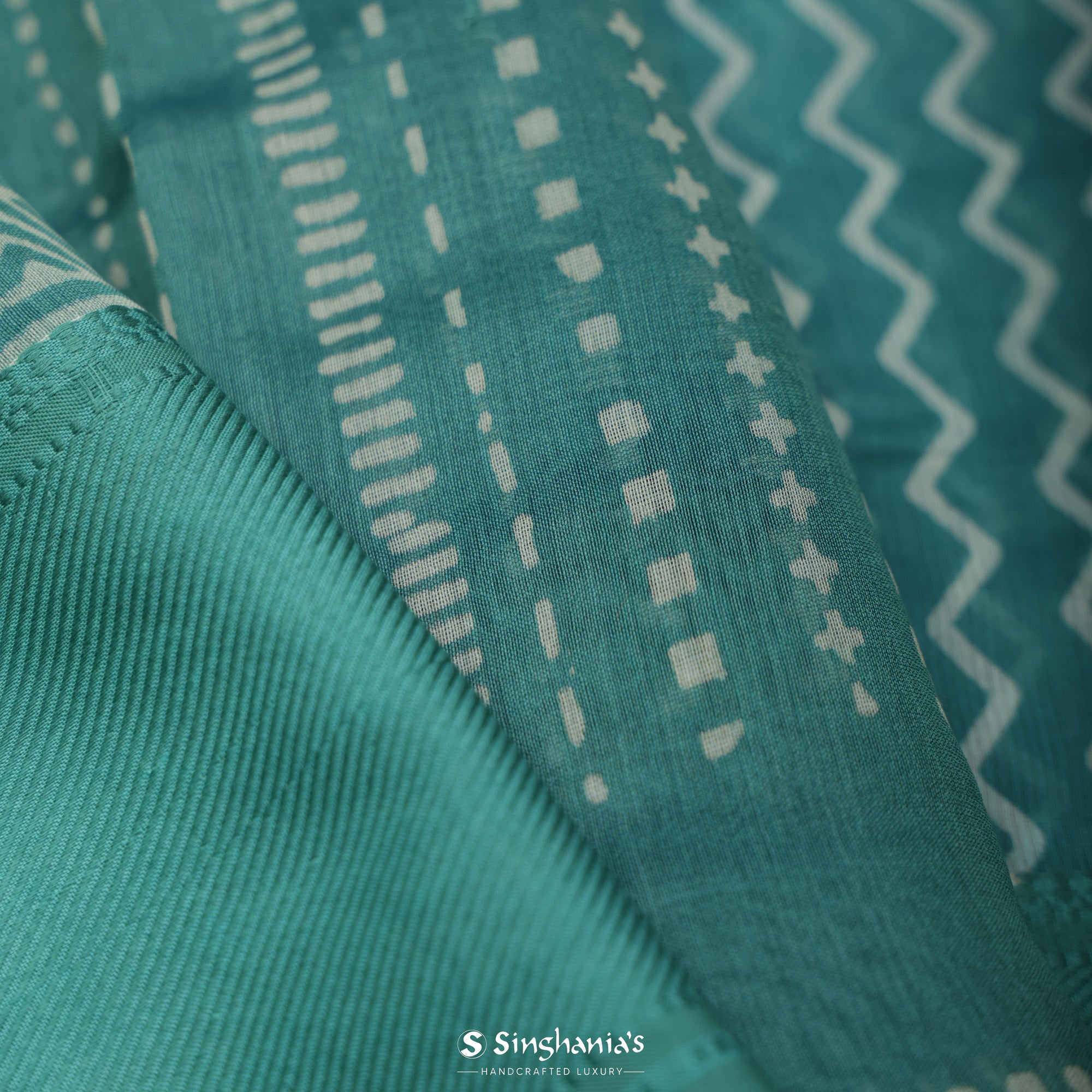 Pine Green Printed Chanderi Silk Saree With Geometrical Pattern