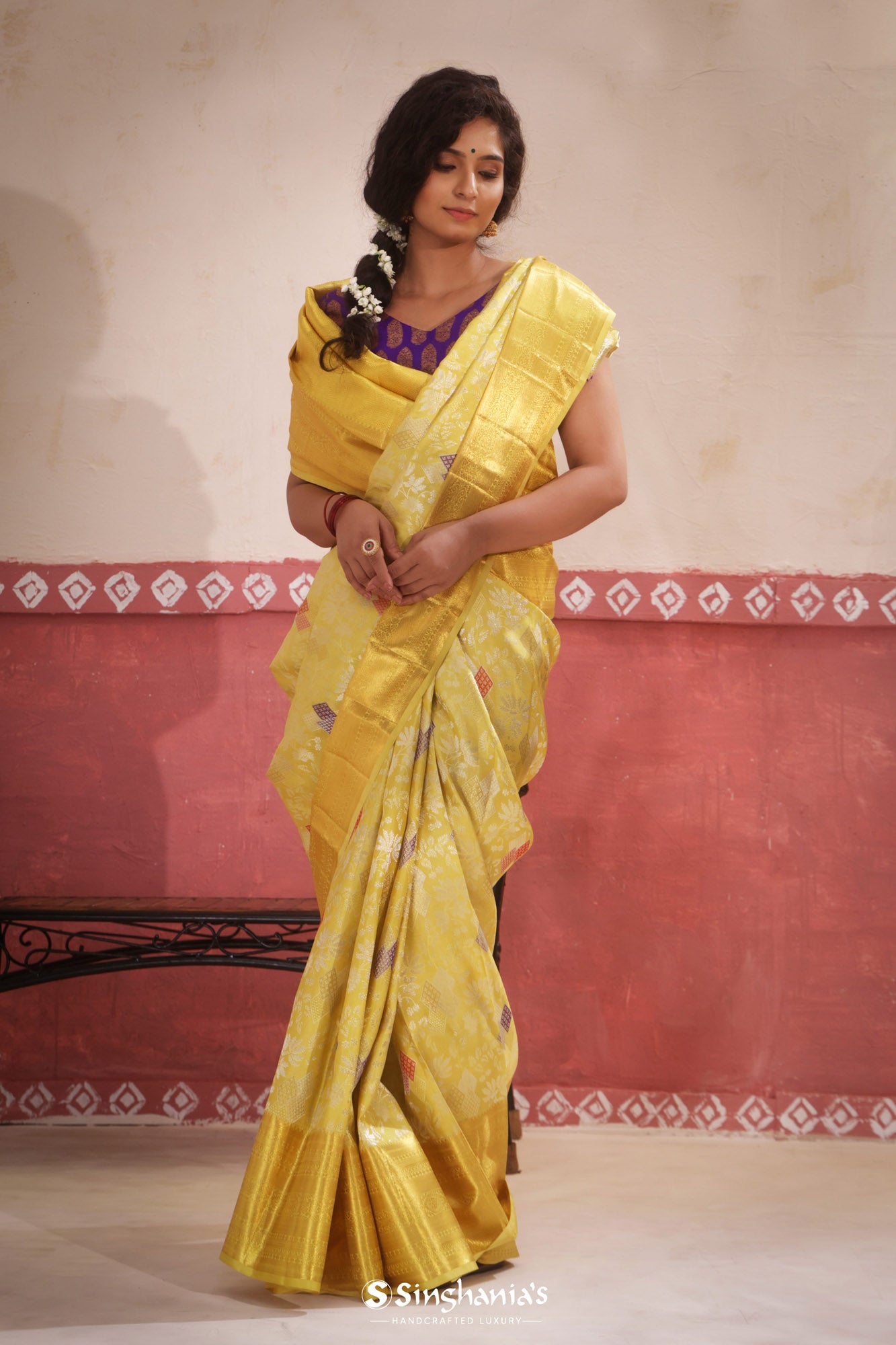 Zari Work Stylish Yellow Organza Saree For Haldi Ceremony – tapee.in