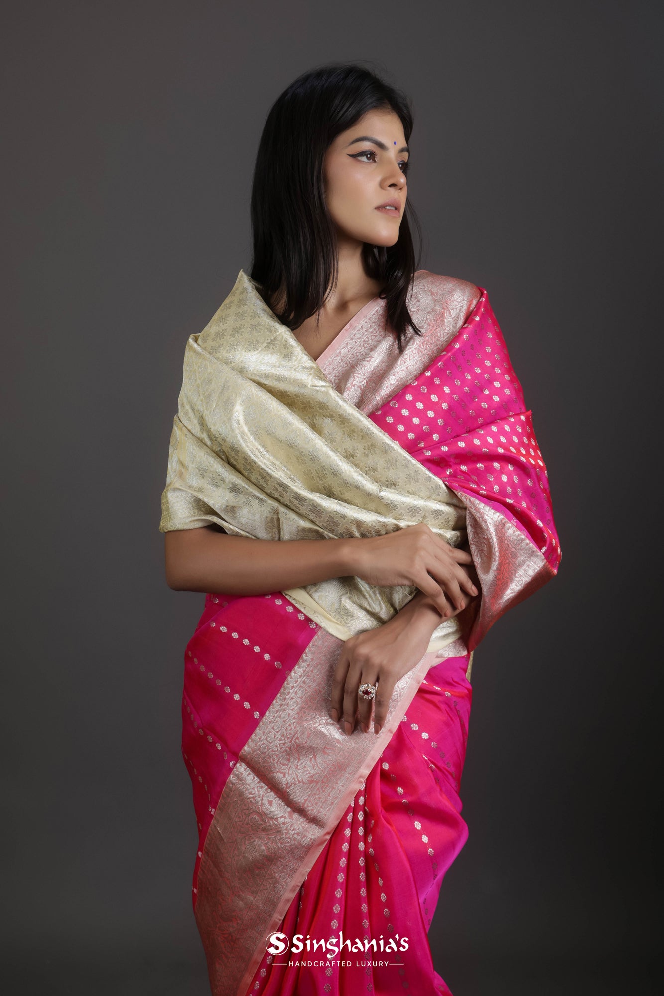 Ruby Pink Venkatagiri Silk Saree With Floral Buttis Weaving
