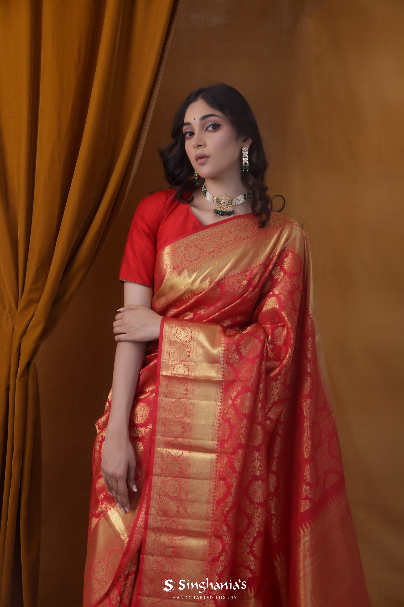 Desire Red Kanjivaram Silk Saree With Floral Jaal Weaving