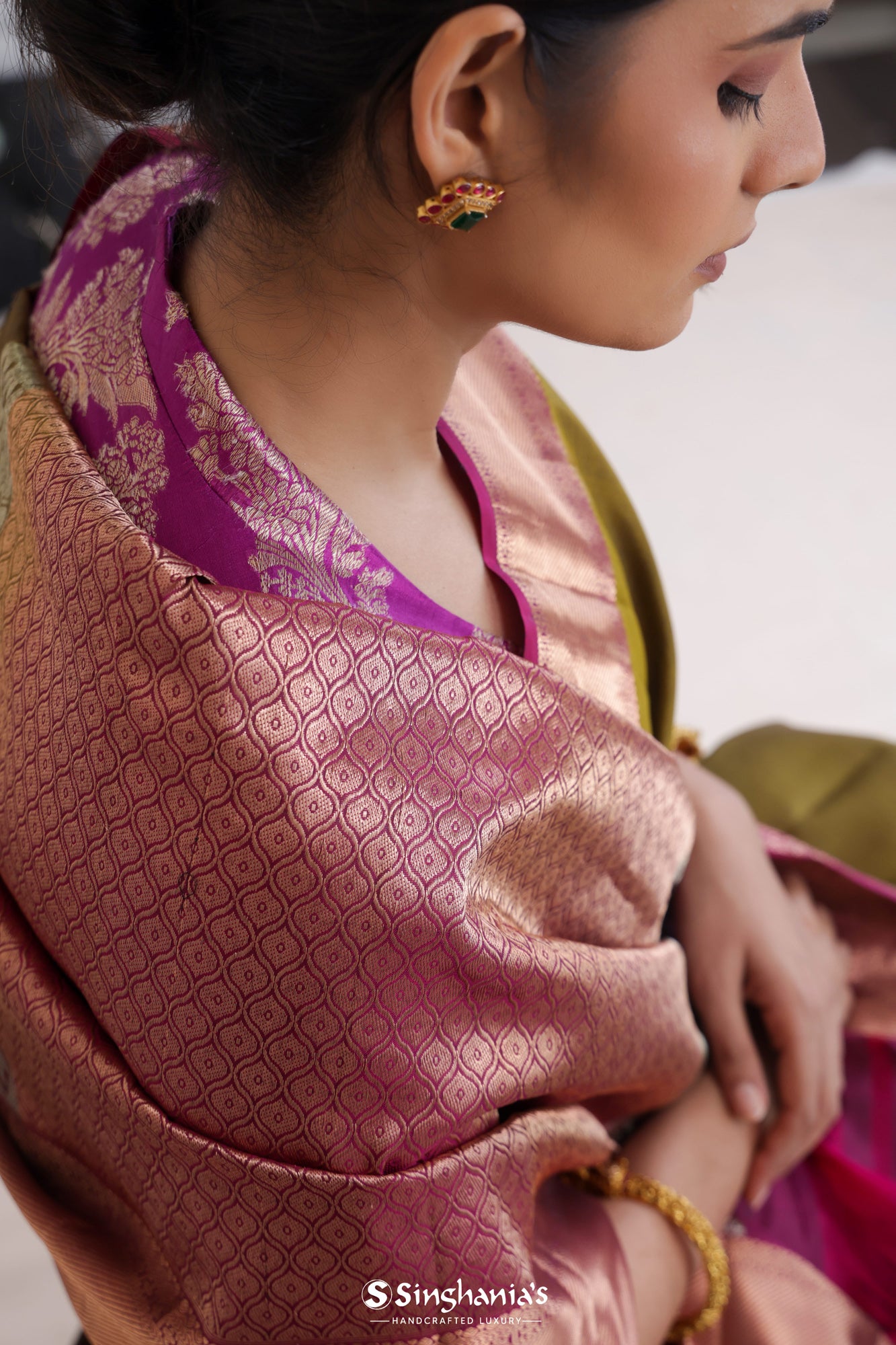 Olive Green Dual Tone Kanjivaram Silk Saree With Floral Weaving