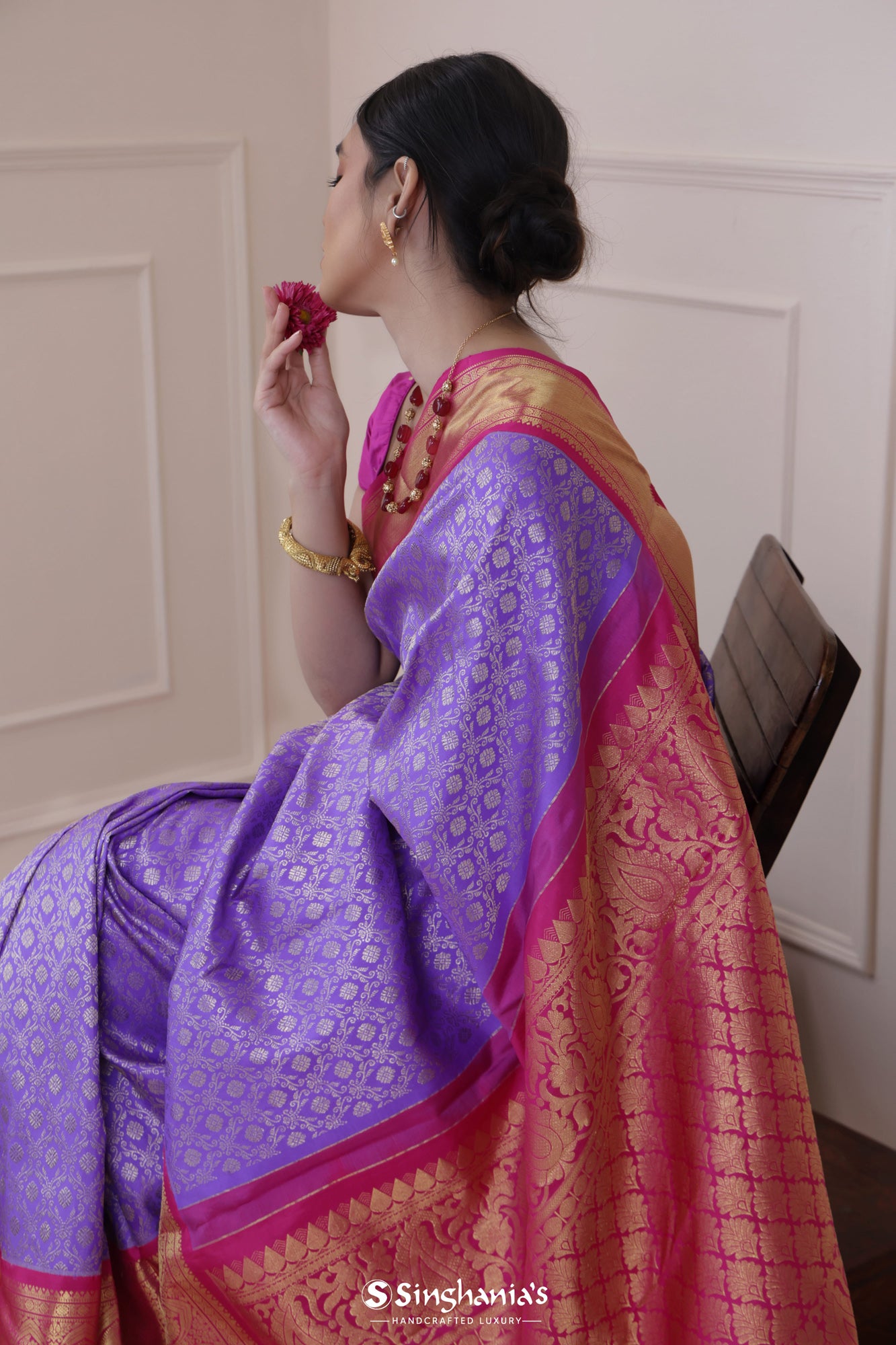 Pastel Amethyst Kanjivaram Silk Saree With Floral Ogival Weaving