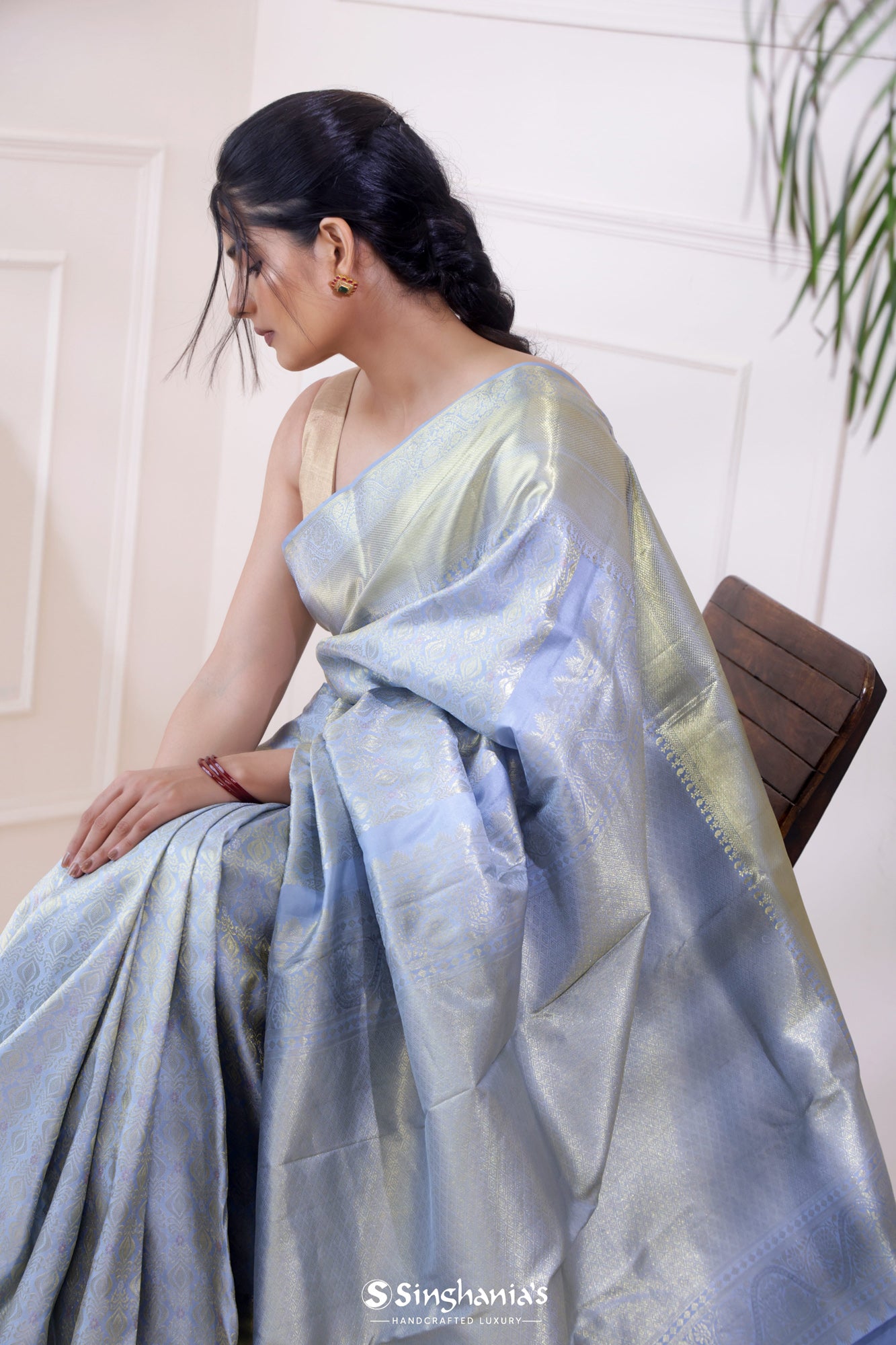 Cornflower Blue Kanjivaram Silk Saree With Floral Motif Weaving