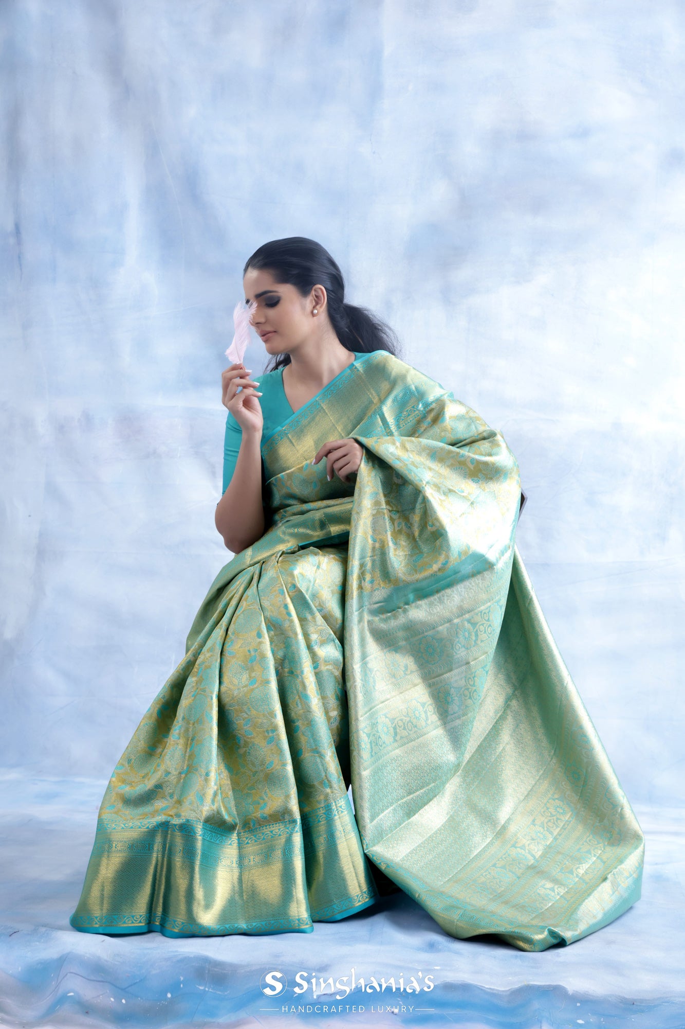 Sap Green Kanjivaram Silk Saree With Floral Jaal Weaving