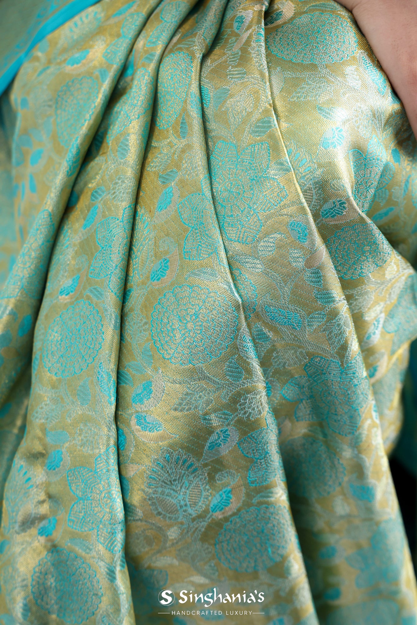 Sap Green Kanjivaram Silk Saree With Floral Jaal Weaving