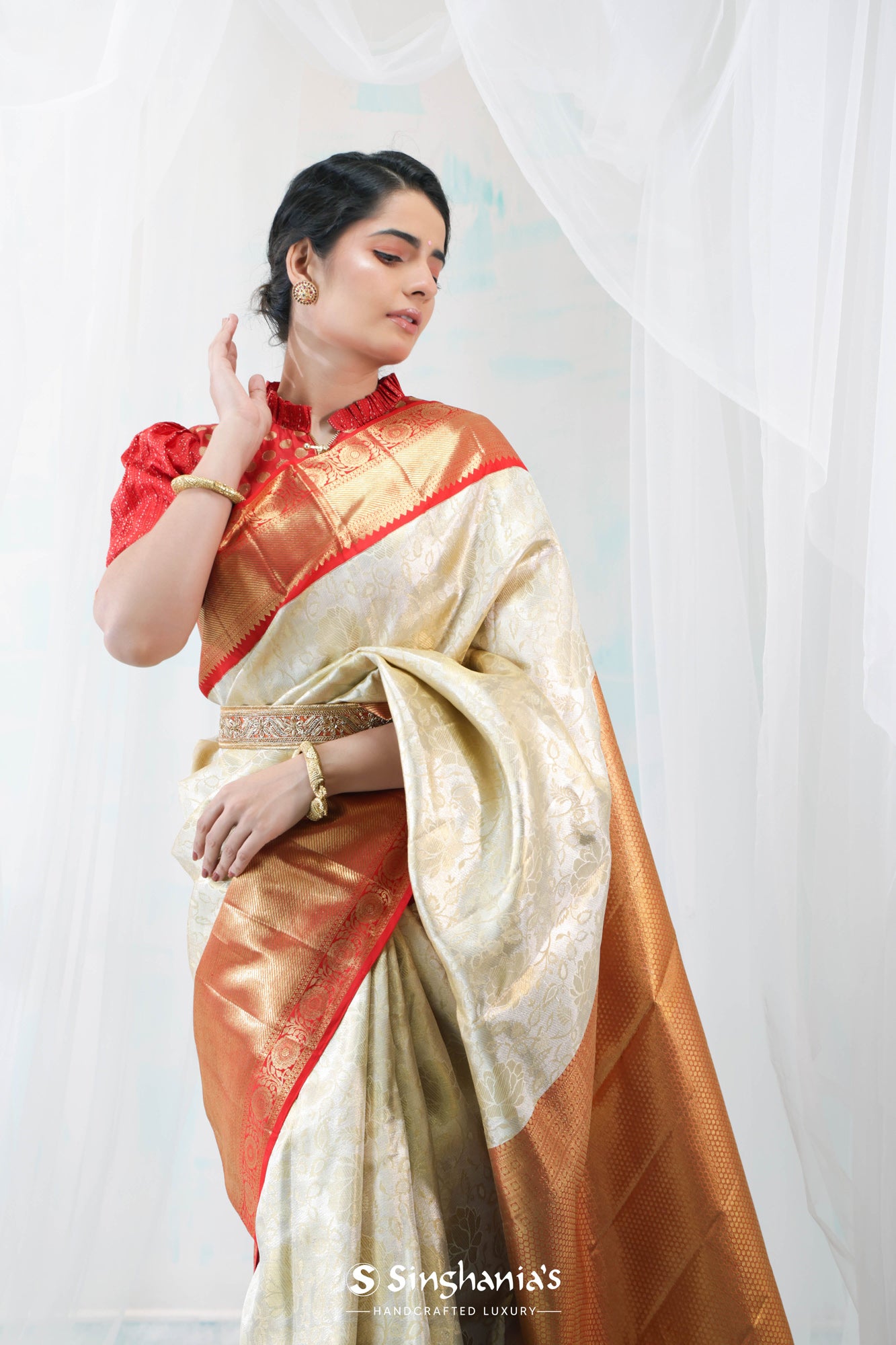 Beige Kanjivaram Silk Saree With Floral Jaal Weaving