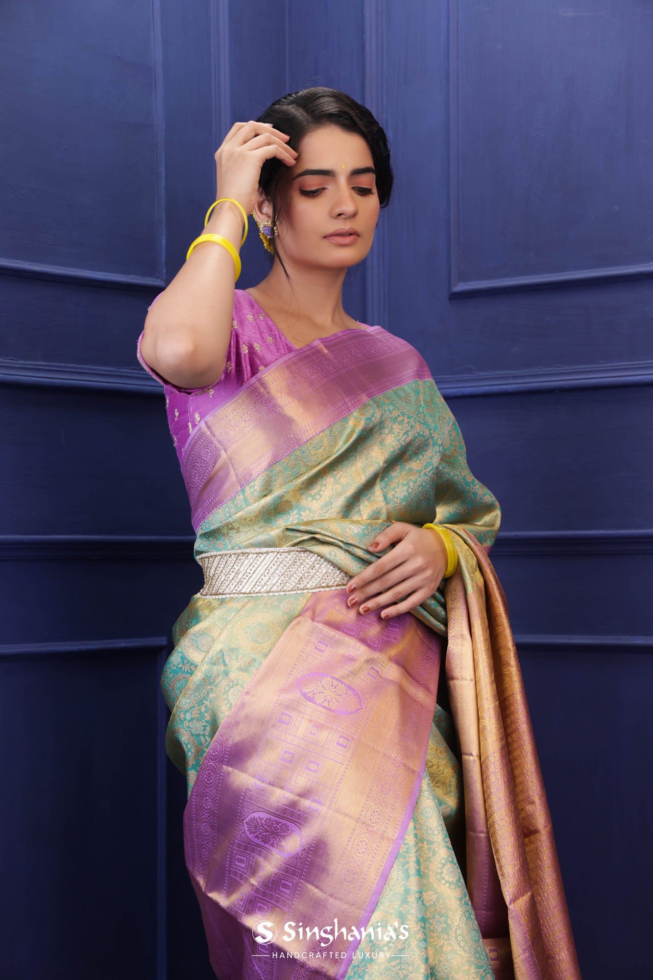 Turquoise Blue Kanjivaram Silk Saree With Floral Ogival Weaving