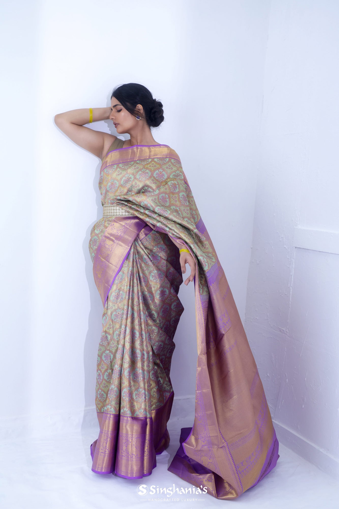 Aero Blue Kanjivaram Silk Saree With Floral Ogival Weaving