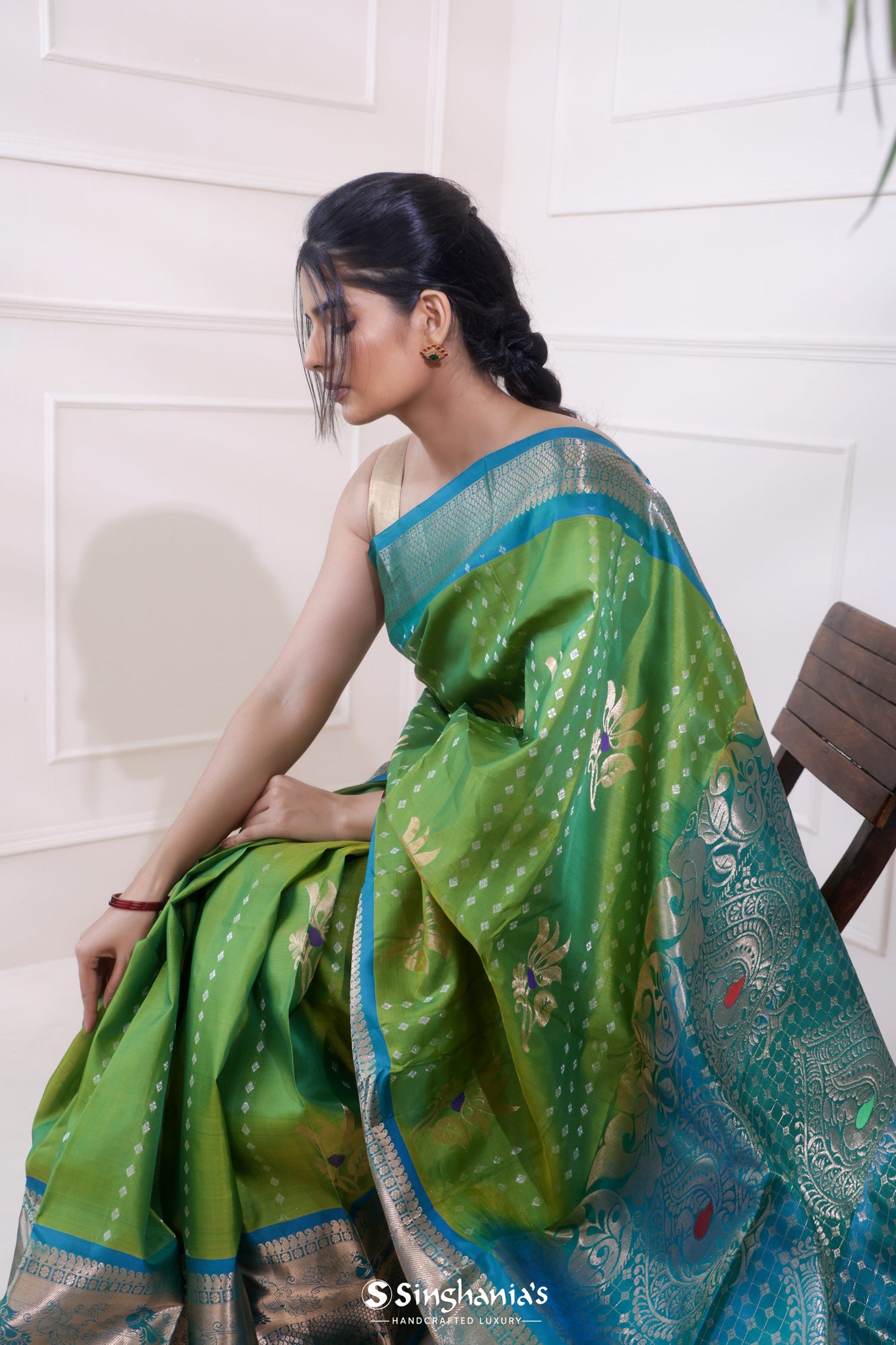 Fern Green Dual Tone Kanjivaram Silk Saree With Floral Weaving