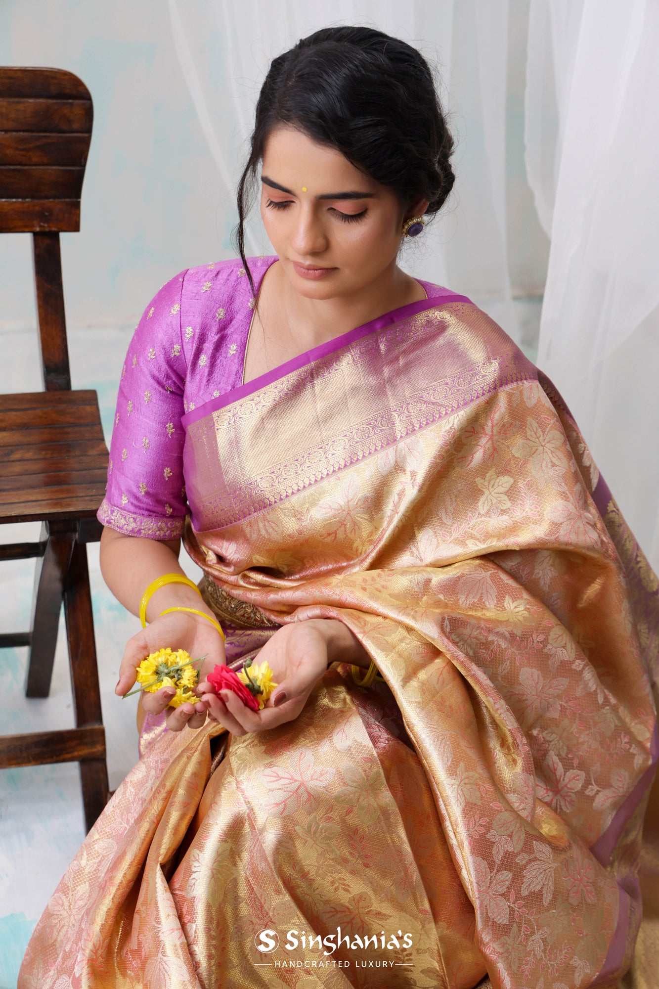 Light Copper Orange Kanjivaram Silk Saree With Floral Jaal Weaving
