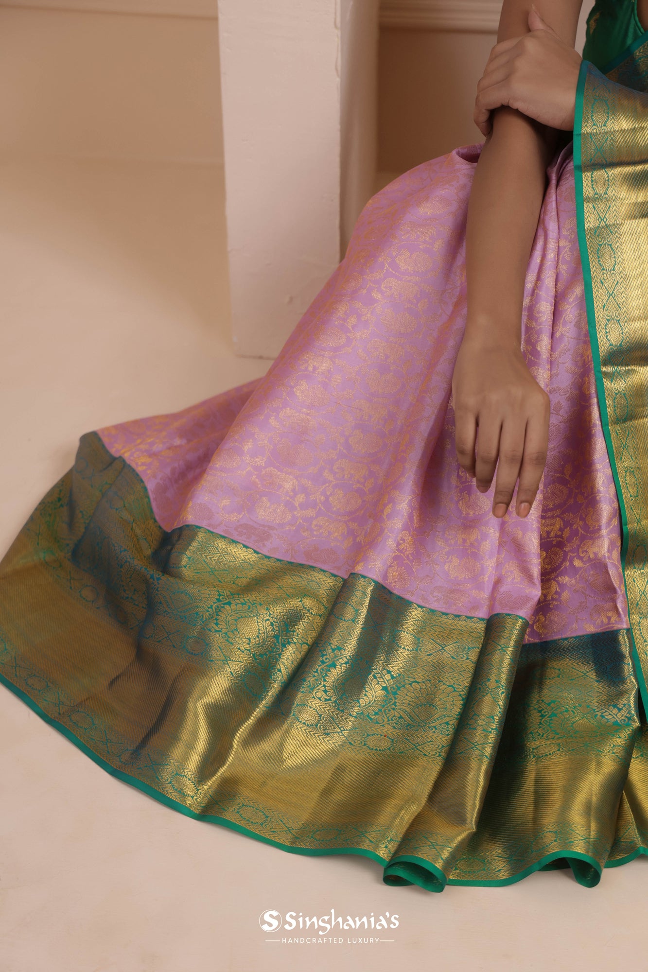 Pastel Lilac Kanjivaram Silk Saree With Floral And Fauna Jaal Weaving