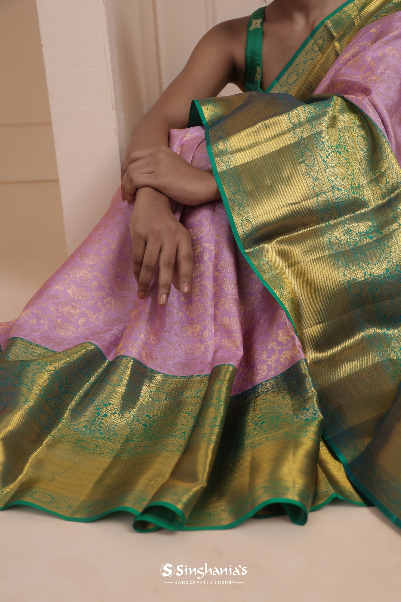 Pastel Lilac Kanjivaram Silk Saree With Floral And Fauna Jaal Weaving