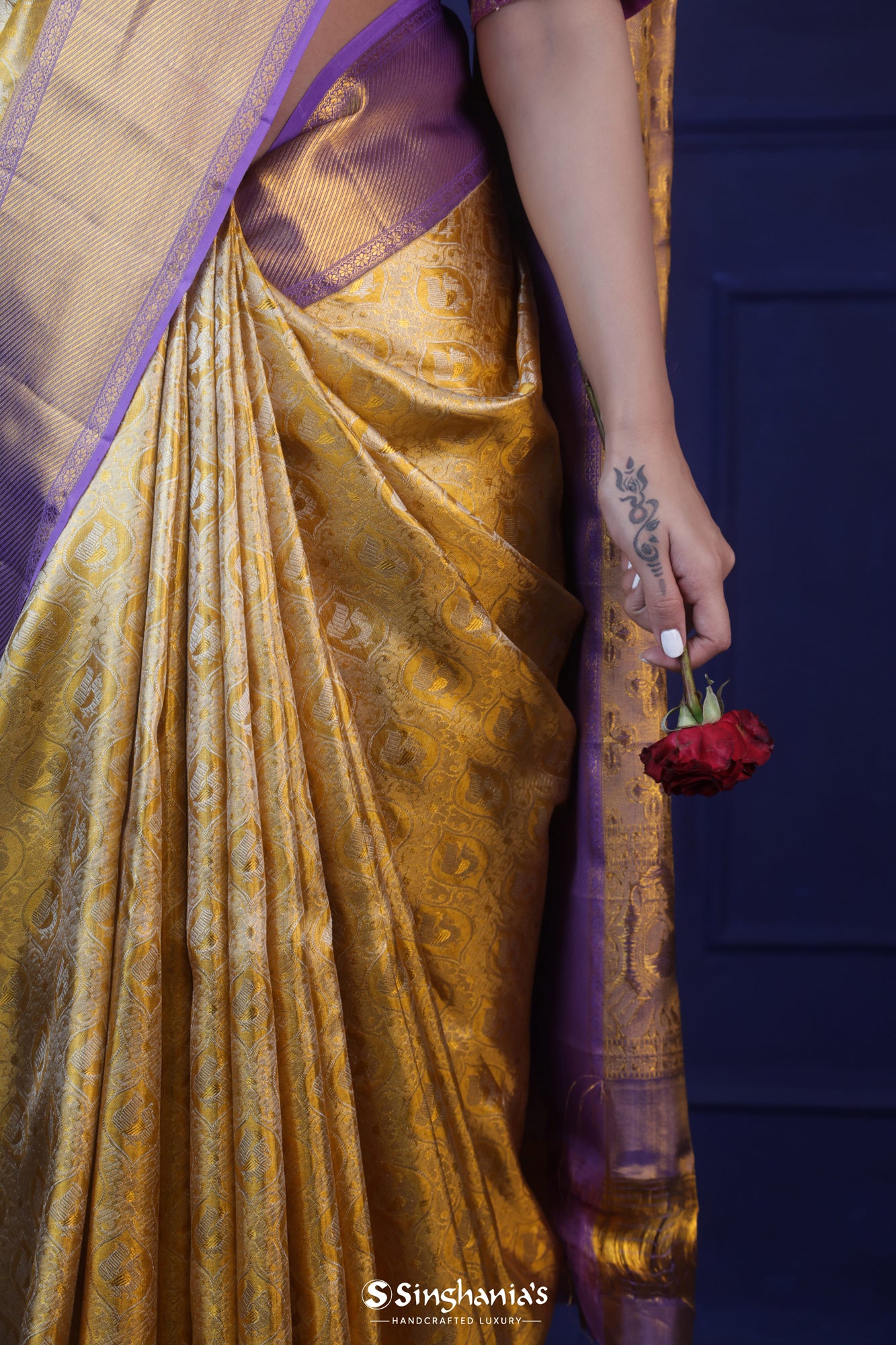 Arabian Gold Kanjivaram Silk Saree With Floral Jaal Pattern