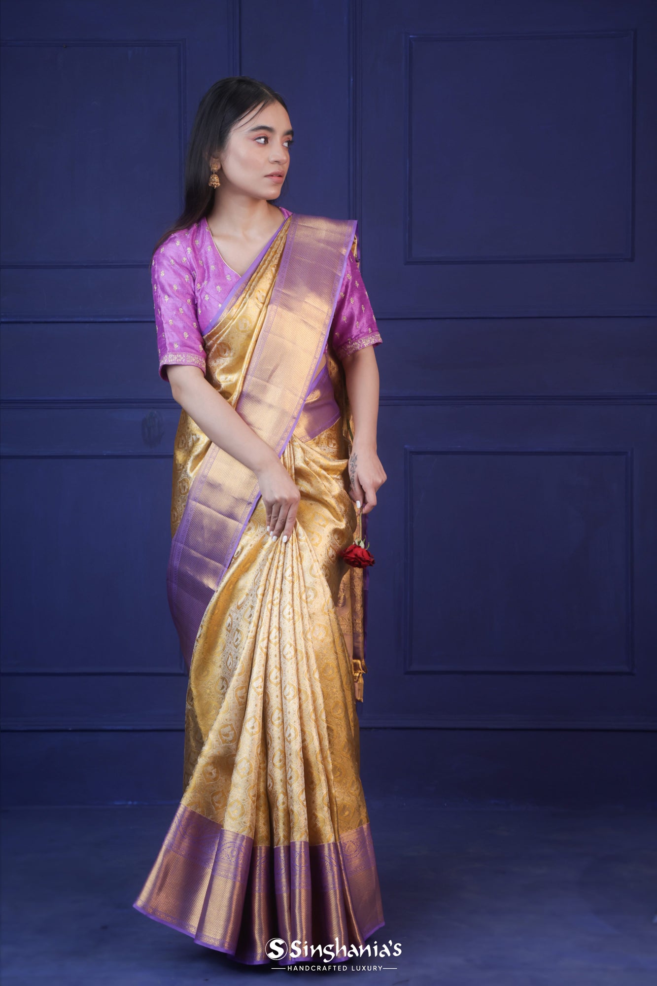 Arabian Gold Kanjivaram Silk Saree With Floral Jaal Pattern