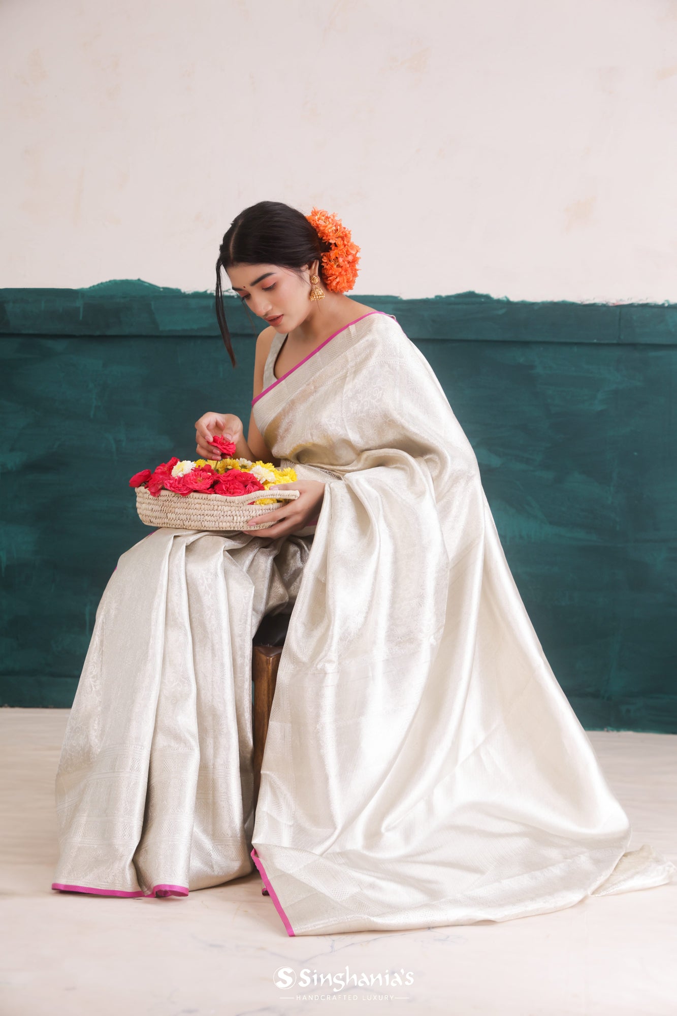 Silvery White Kanjivaram Silk Saree With Floral Jaal Weaving