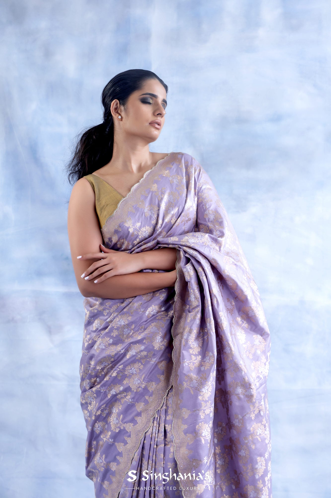 Lavender Banarsi Silk Saree With Floral Jaal Weaving