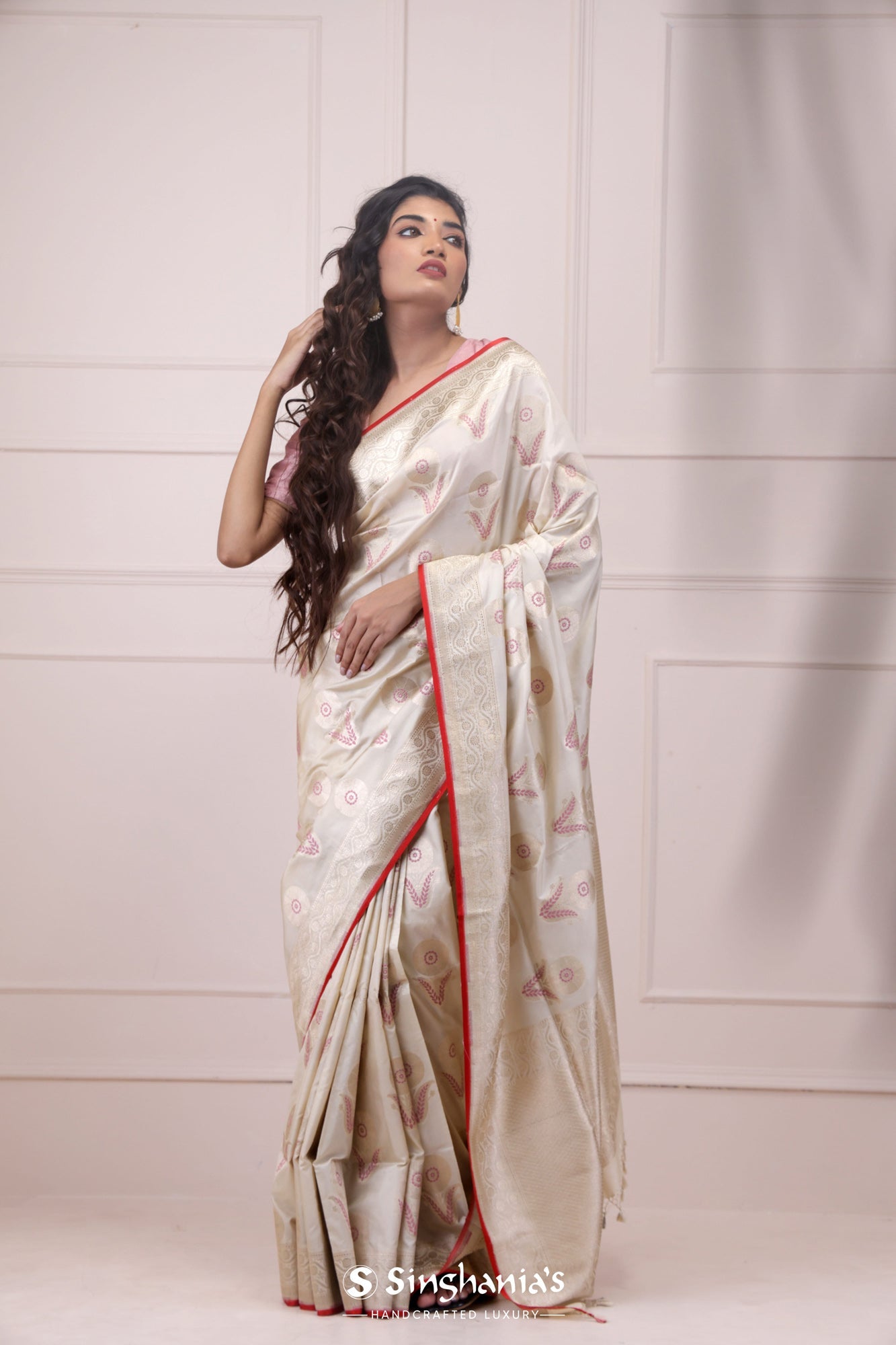 Platinum Grey Banarasi Silk Saree With Floral Motif Weaving