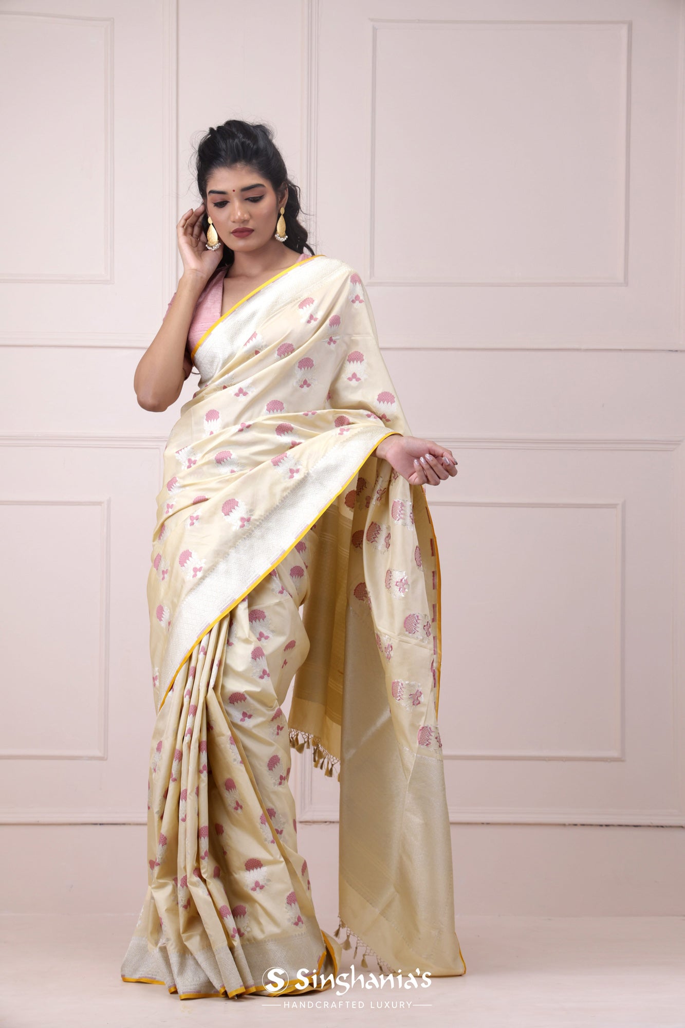 Transparent Yellow Banarasi Silk Saree With Floral Buttas Weaving