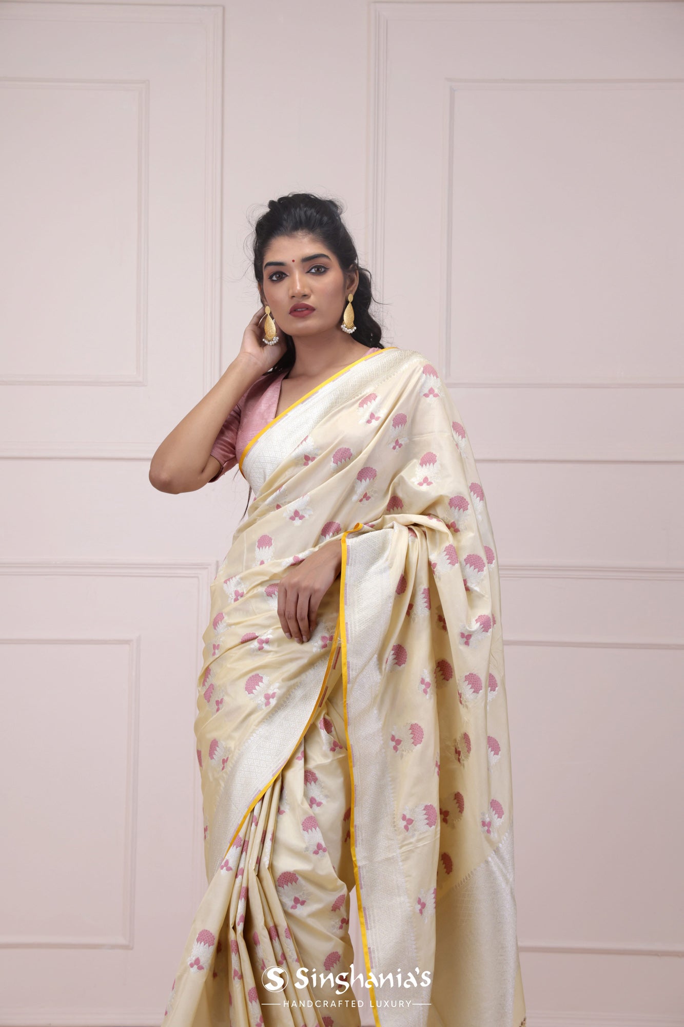Transparent Yellow Banarasi Silk Saree With Floral Buttas Weaving