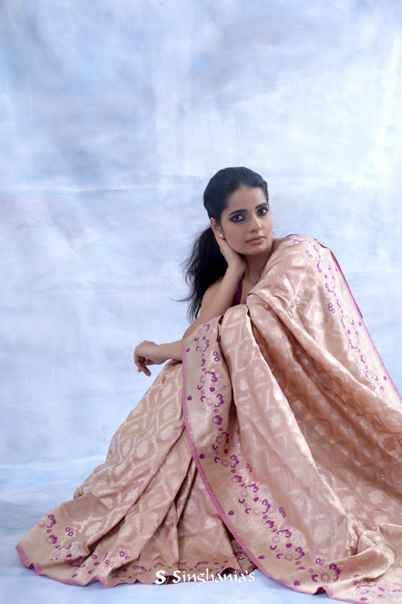 Pink Pastel Banarasi Silk Saree With Floral Ogival Weaving