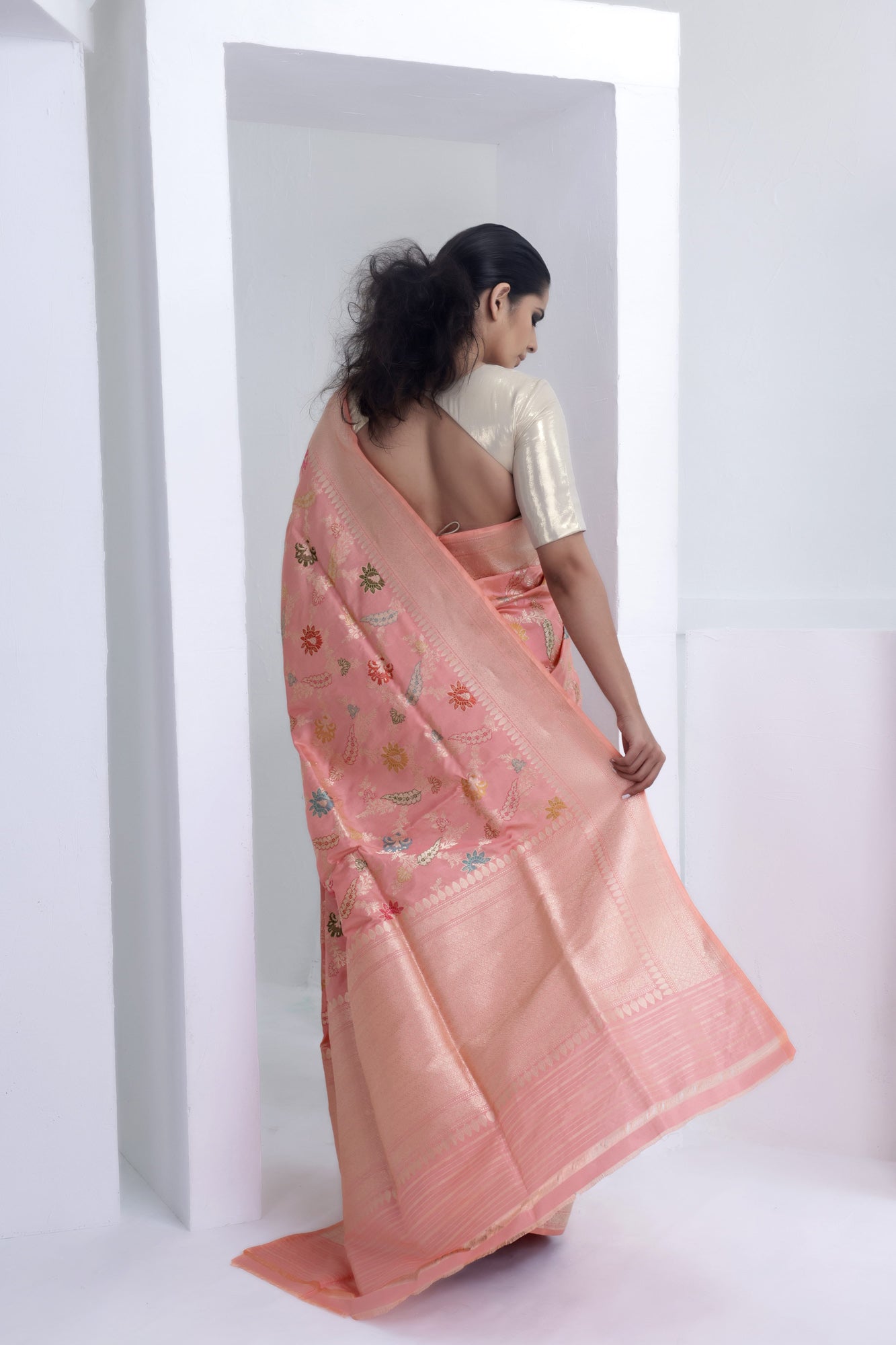 Cherry Blossom Pink Banarasi Silk Saree With Floral Jaal Weaving