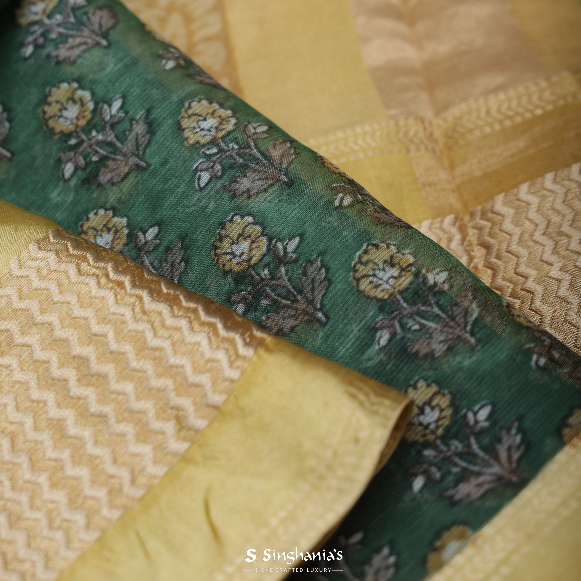 Hunter Green Printed Maheshwari Silk Saree With Floral Motif Design