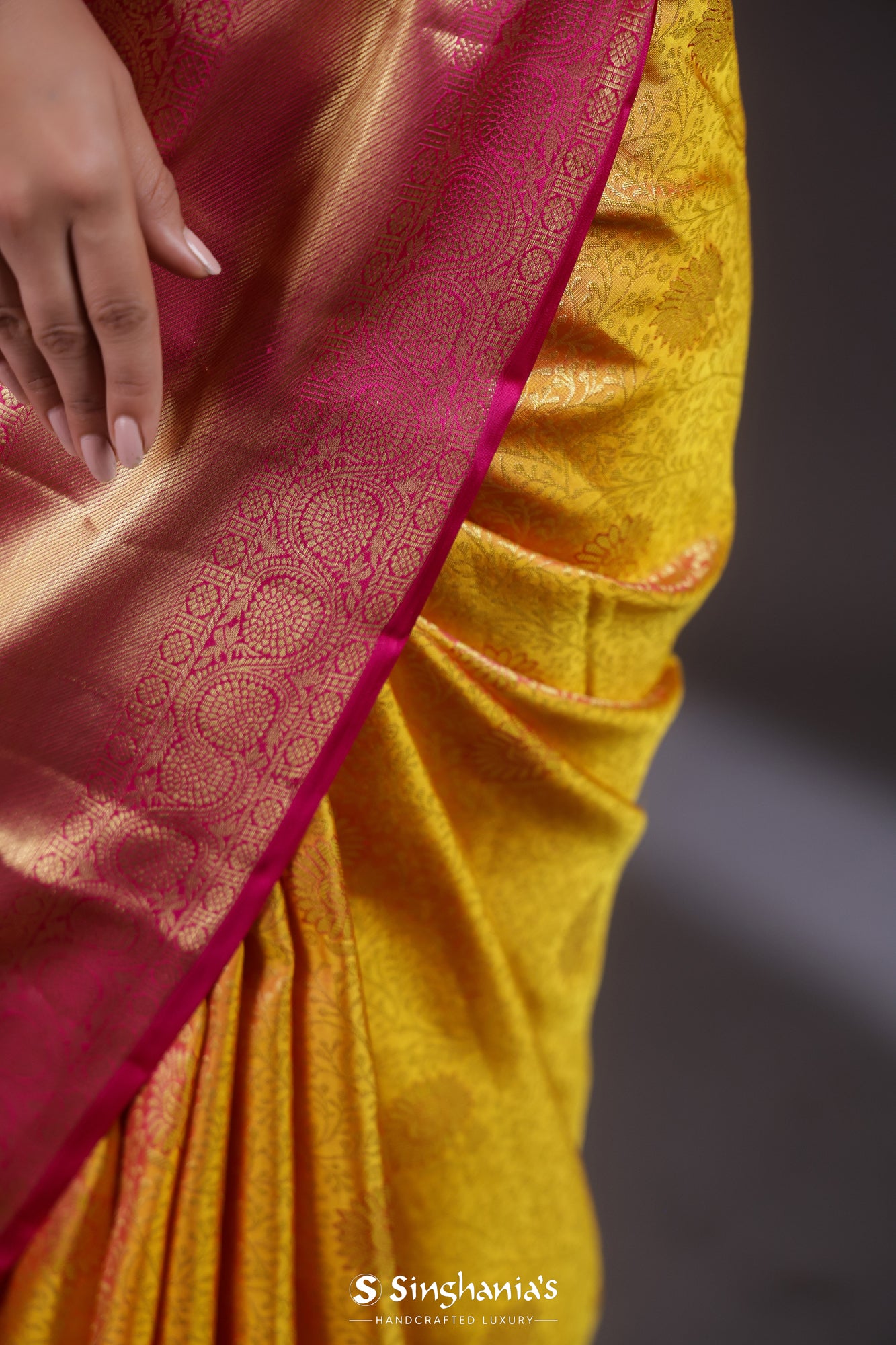 Gold Kanjivaram Silk Saree With Floral Jaal Weaving
