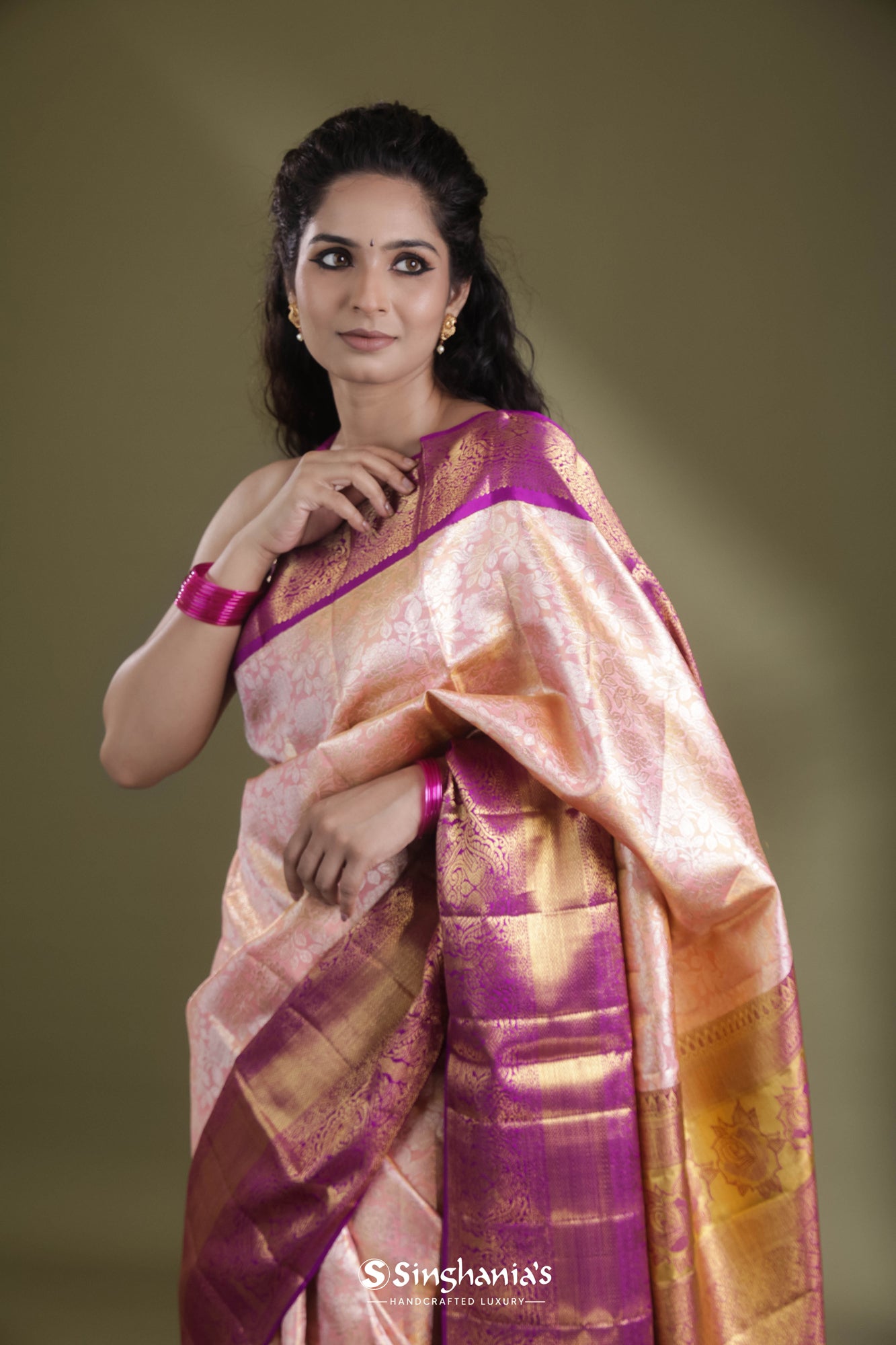 Spanish Pink Kanjivaram Silk Saree With Floarl Jaal Weaving