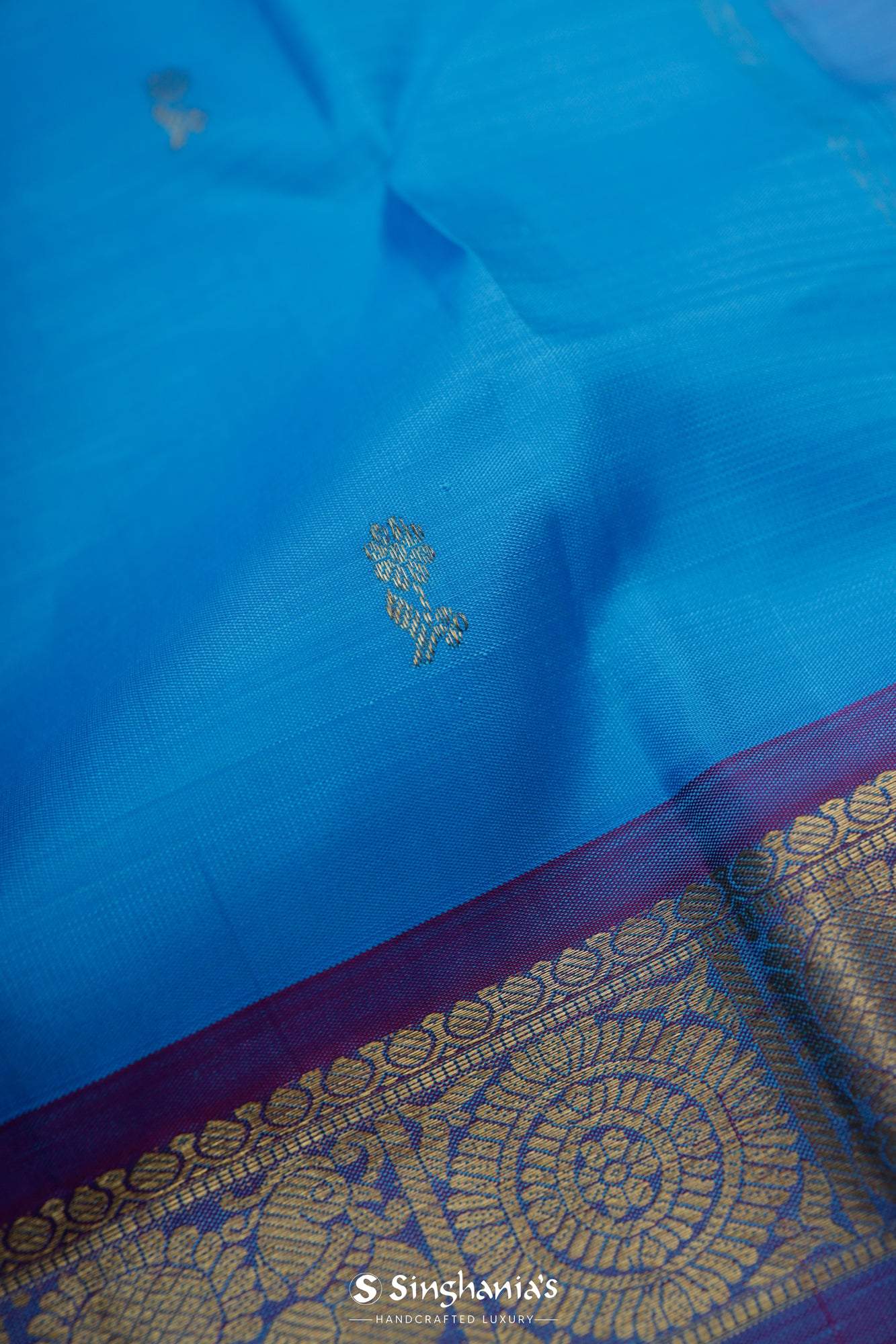 Chlorine Blue Kanjivaram Silk Saree With Floral Buttis Weaving