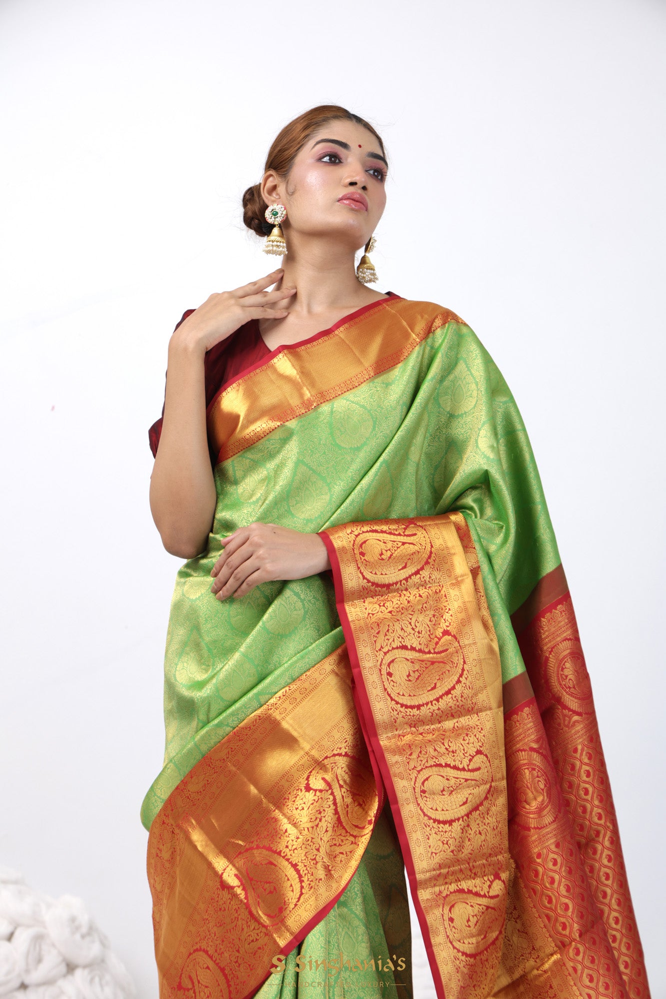 Pea Green Kanjivaram Silk Saree With Floral Jaal Weaving