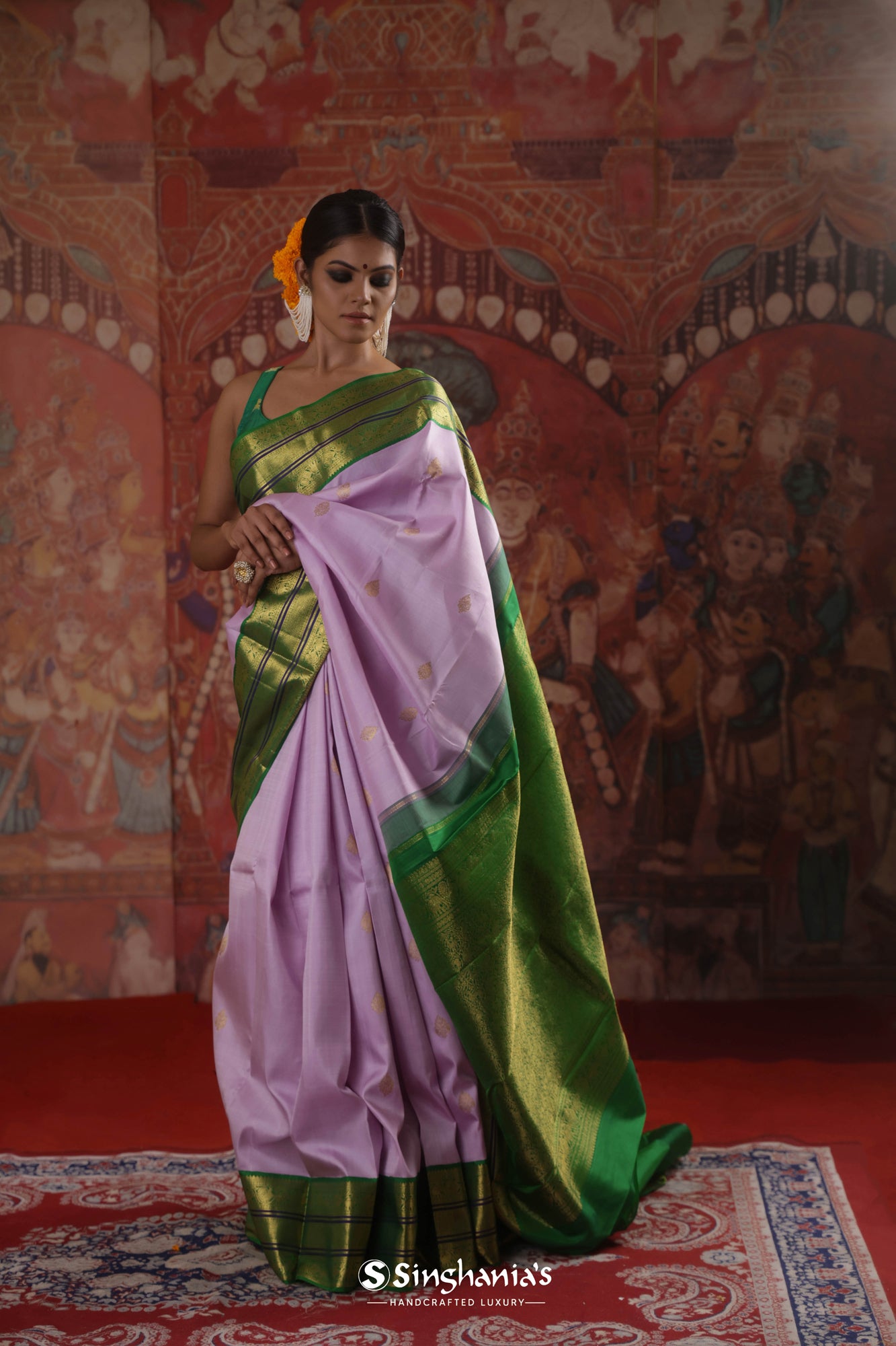 Pastel Mauve Kanjivaram Silk Saree With Floral Buttas Weaving