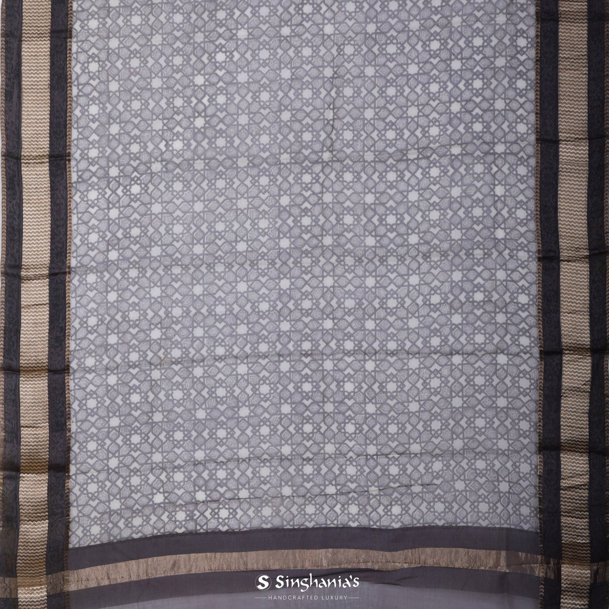 Pastel Grey-White Printed Maheshwari Saree With Geometrical Jaal Design