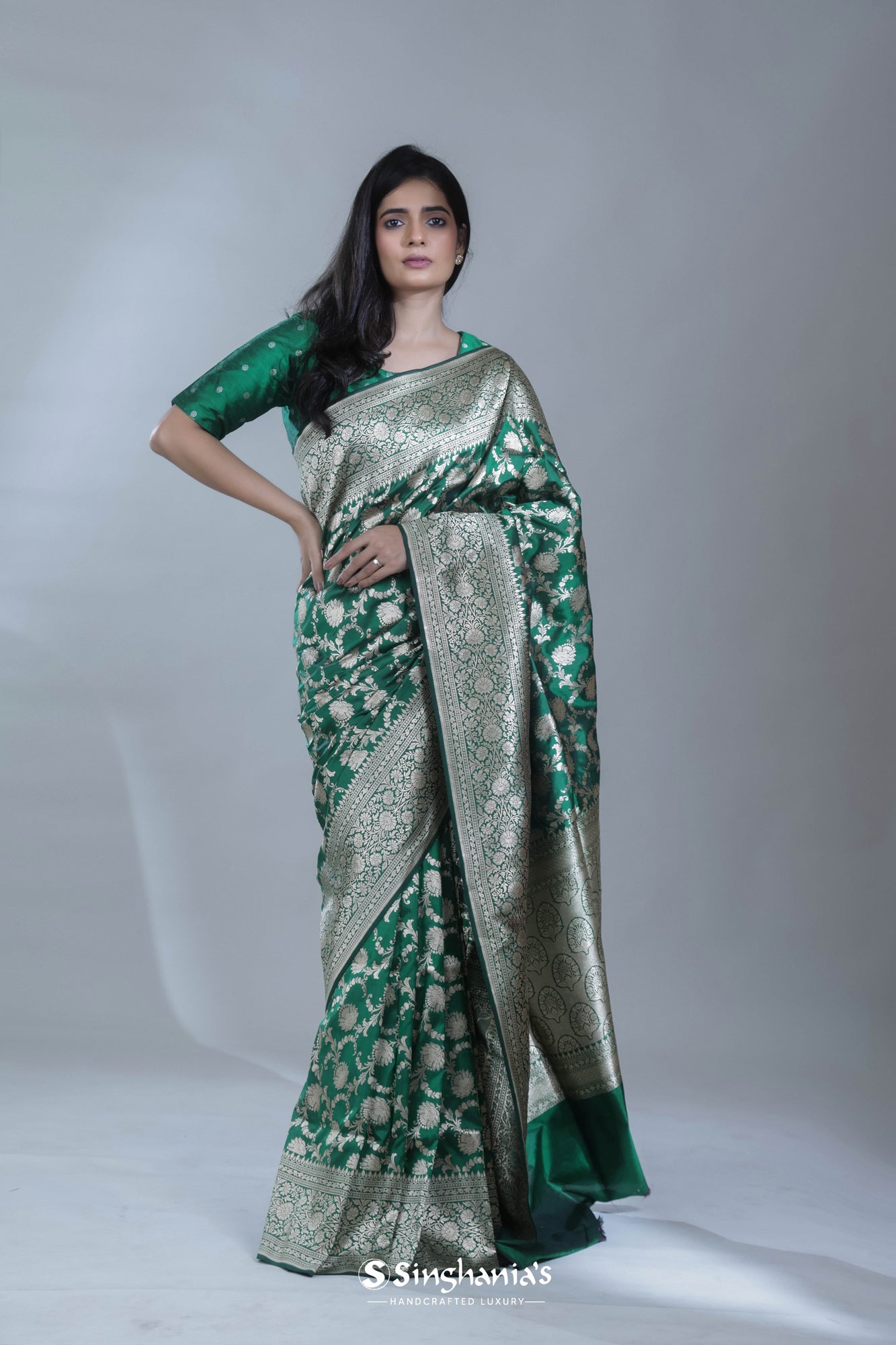 Buy Deep Green Dola Silk Banarasi Saree With Bandhani Waeve