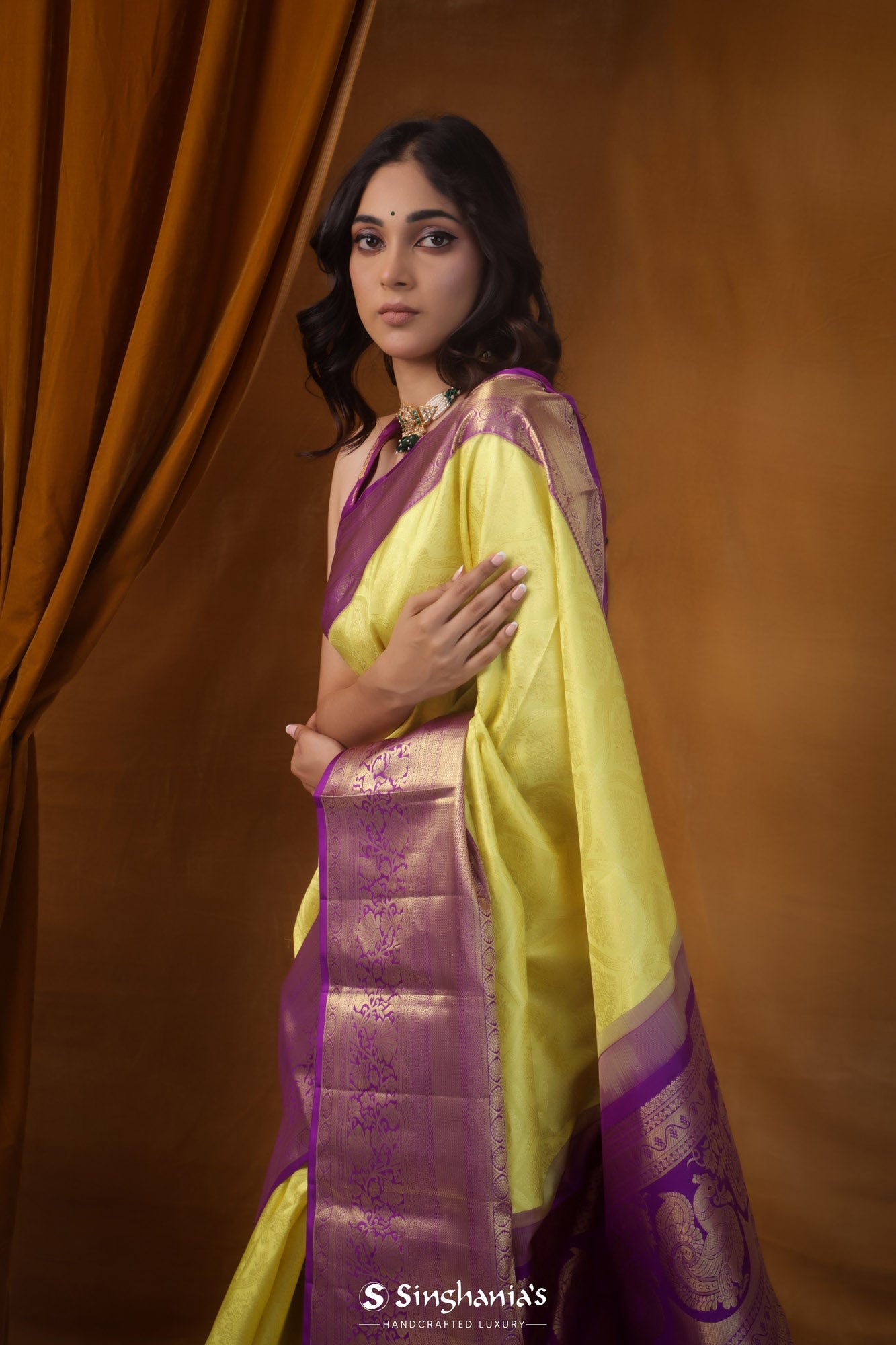 Pastel Green-Gold Kanjivaram Silk Saree With Floral Ogival Weaving