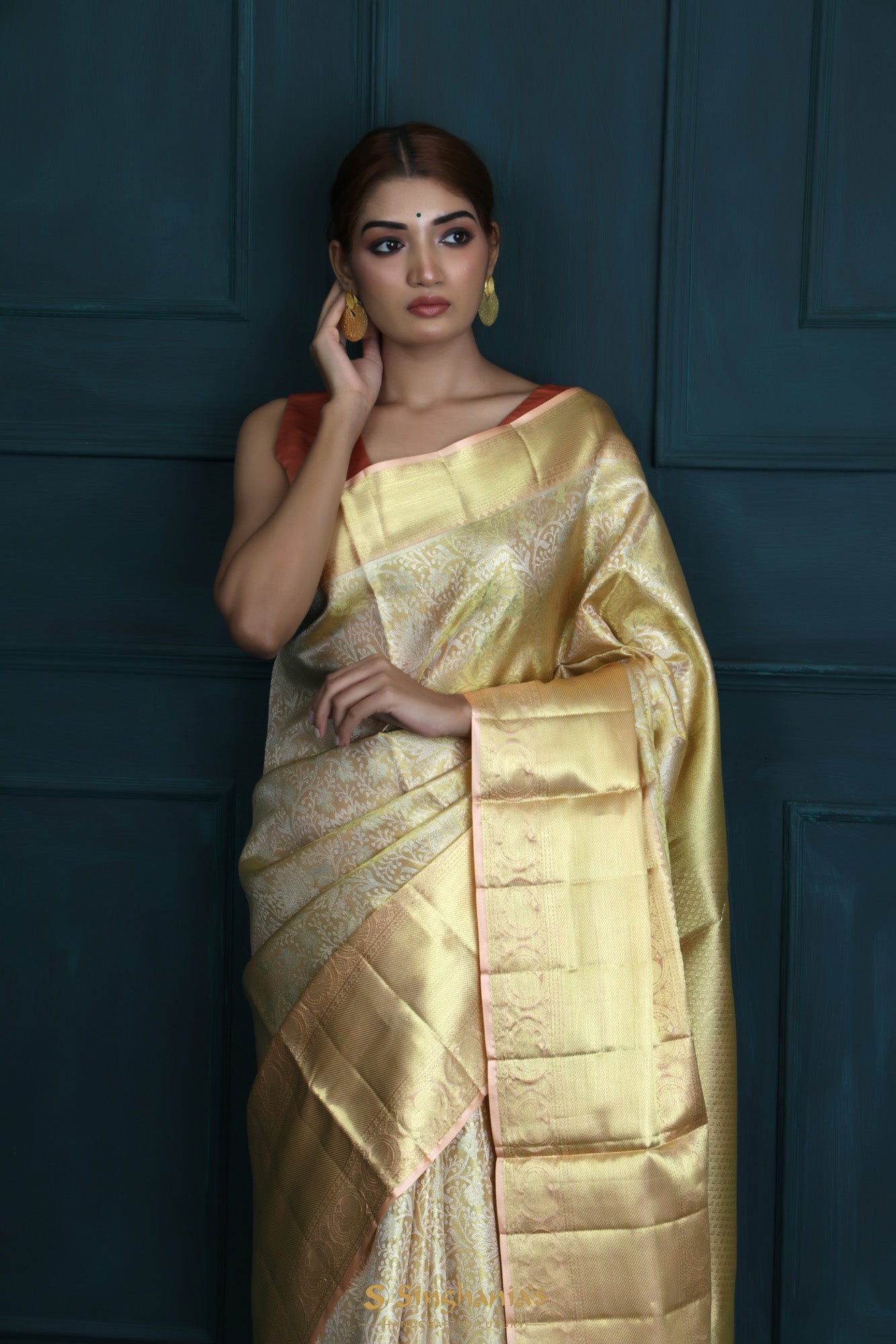 Yuma Gold Tissue Kanjivaram Saree With Floral Jaal Weaving