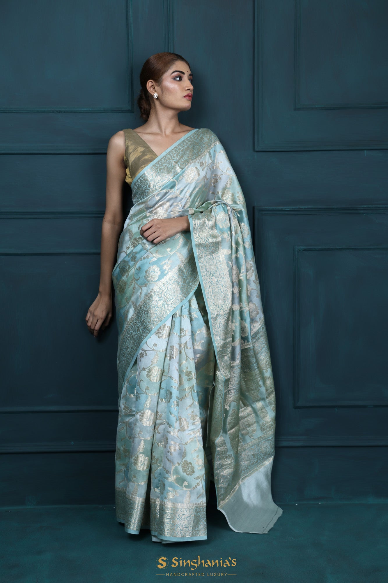 Blue Multicolour Banarasi Silk Saree With Floral Jaal Weaving
