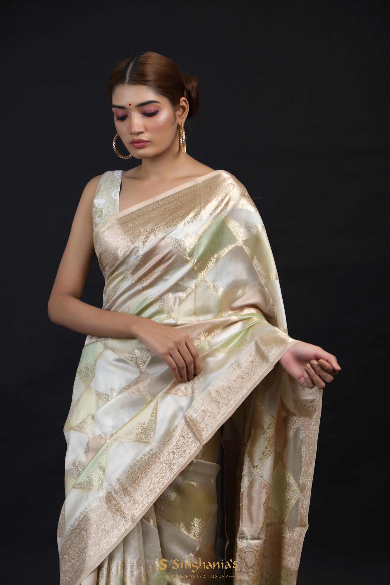 Pure Cotton Handloom Ilkal Saree with Silk Pallu - White and Blue  freeshipping - Shreni Samudaya