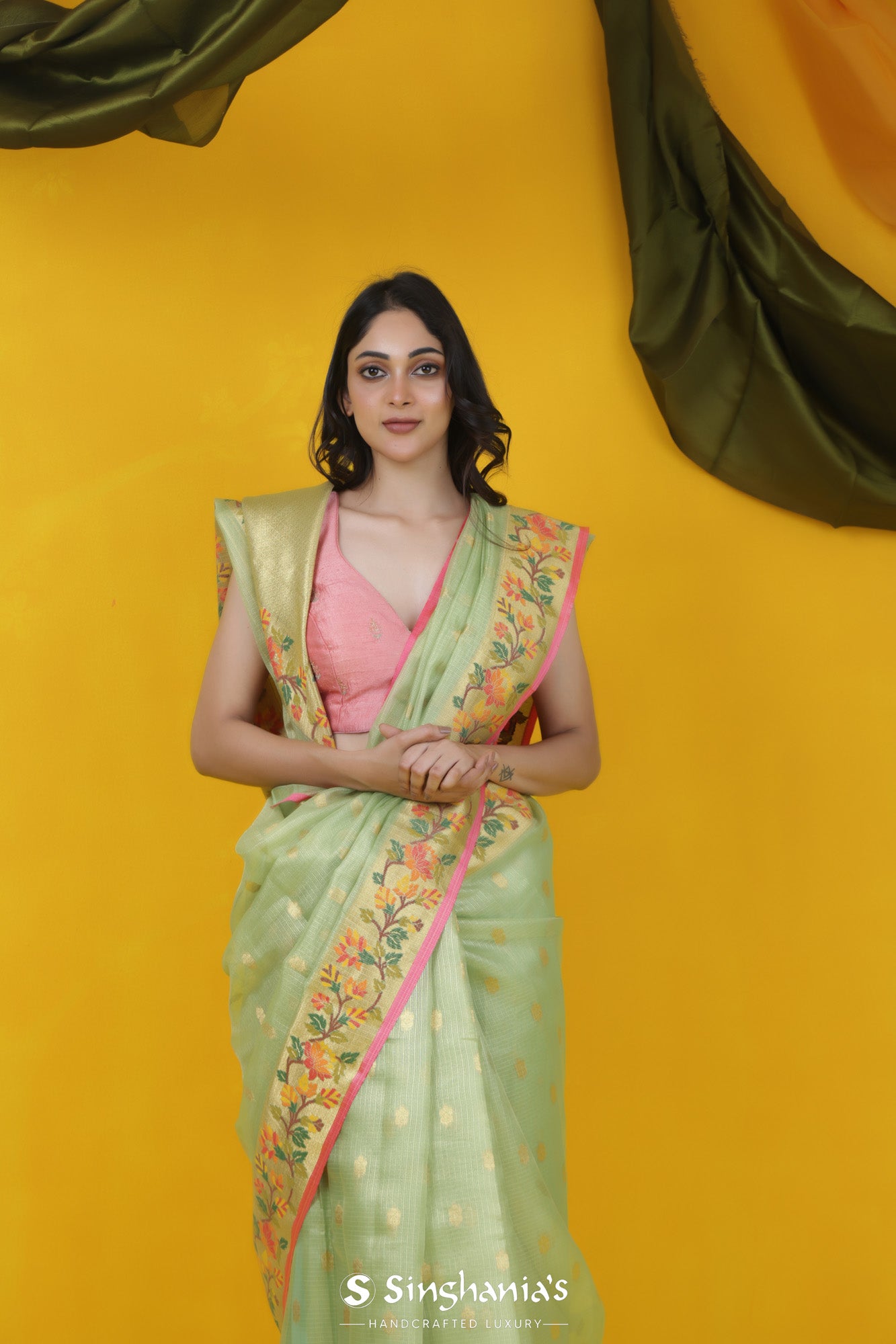 Mehreen Pirzada looking ravishing in yellow pattu saree! | Fashionworldhub