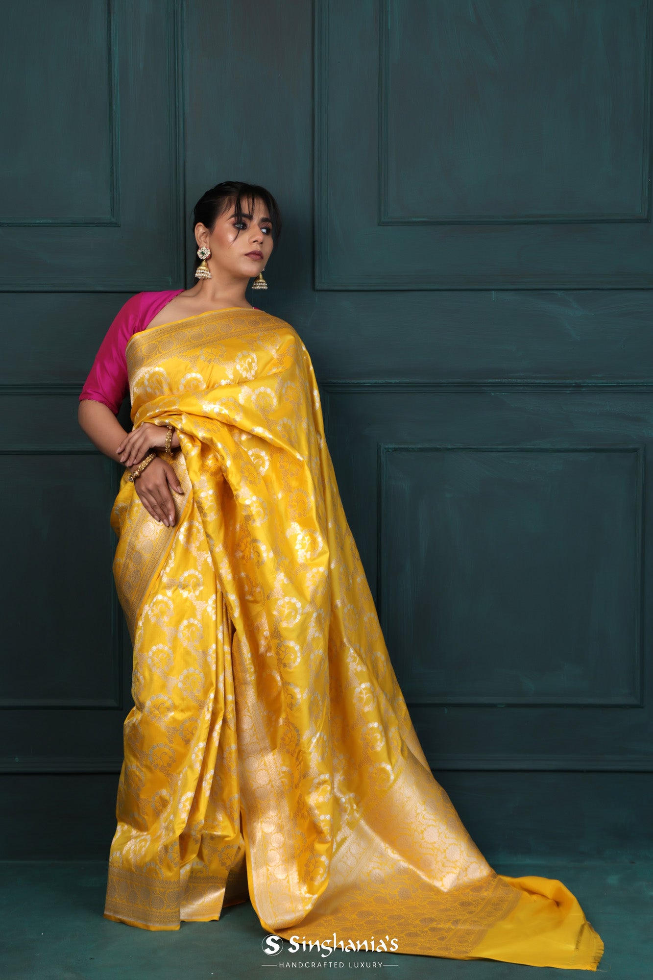 Pine Green Banarasi Silk Saree With Floral Jaal Weaving