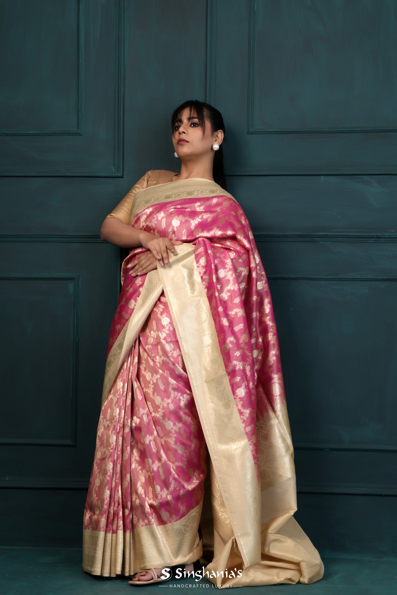 Thulian Pink Banarasi Silk Saree With Floral Jaal Weaving