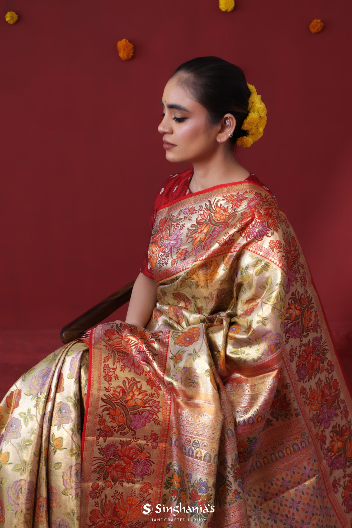 Vegas Gold Tissue Kanjivaram Saree With Floral Jaal Weaving